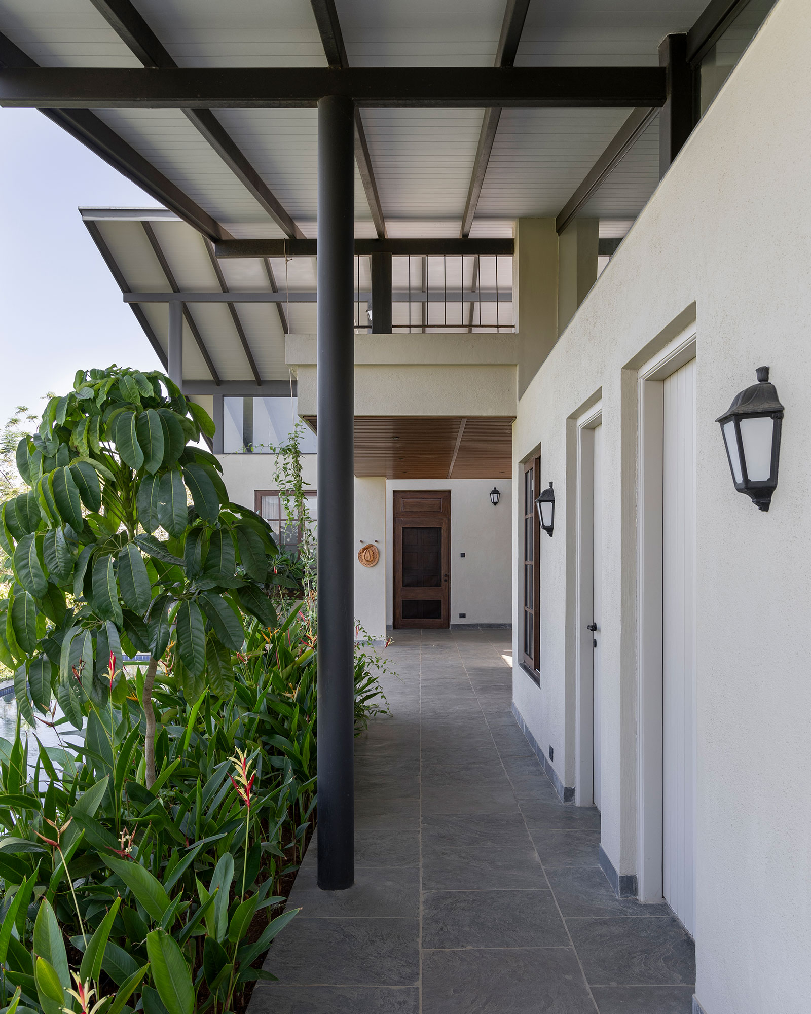 the-open-house-at-saukhya-farm_estate_Maharashtra-india_exterior-space.jpg