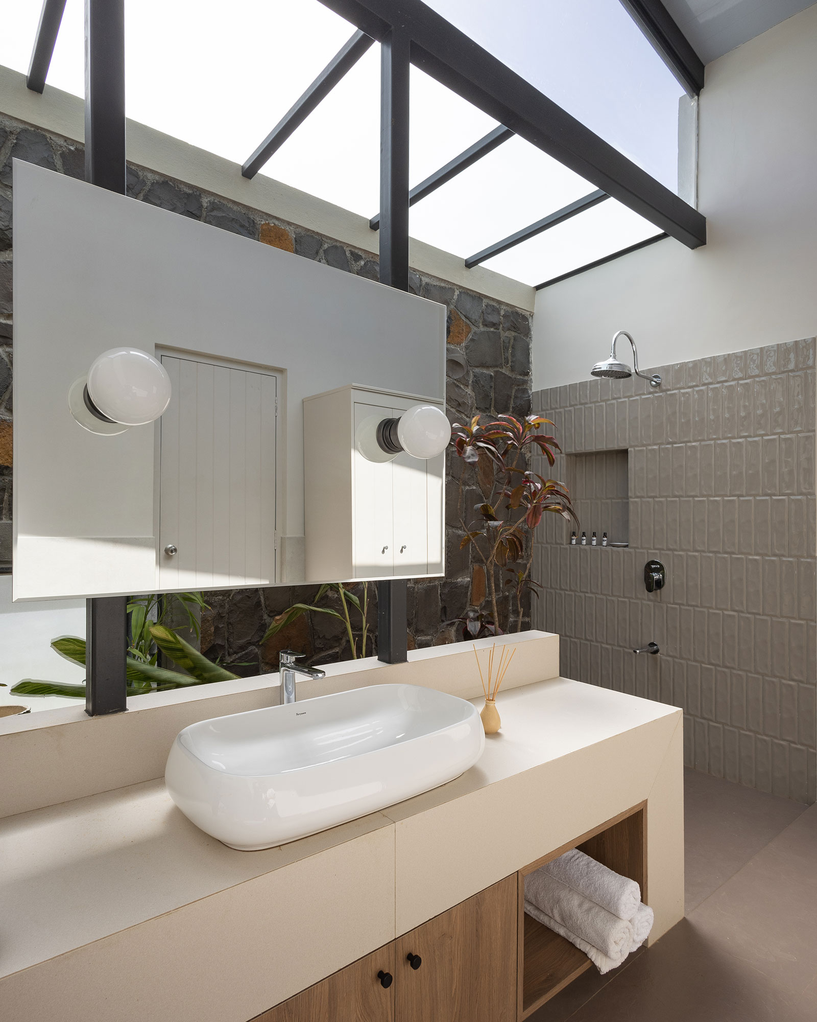 the-open-house-at-saukhya-farm_estate_Maharashtra-india_interior-bath-room.jpg