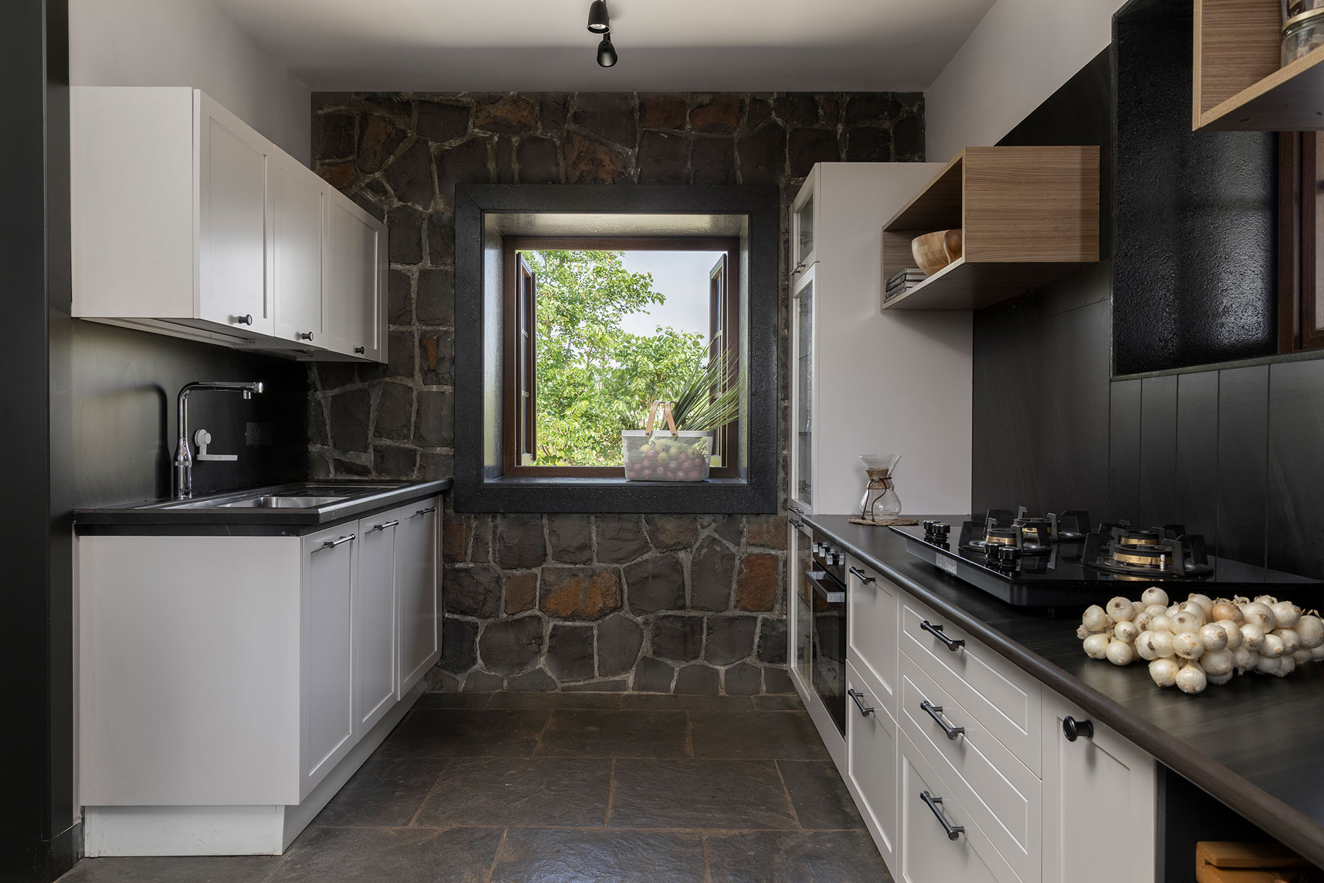the-open-house-at-saukhya-farm_estate_Maharashtra-india_interior-kitchen.jpg