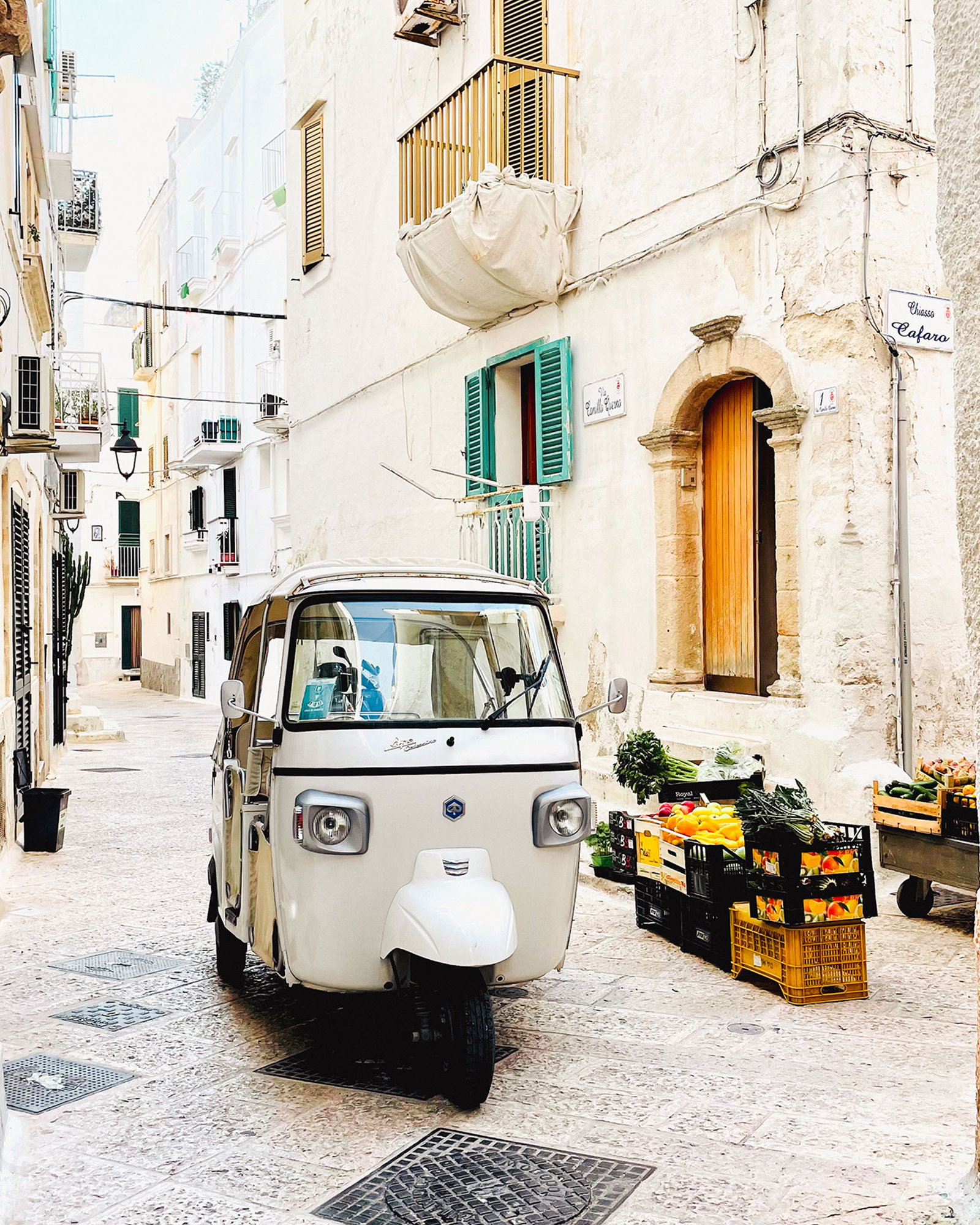 villa-tomeoni_apartment_puglia-italy_exterior-car.jpg