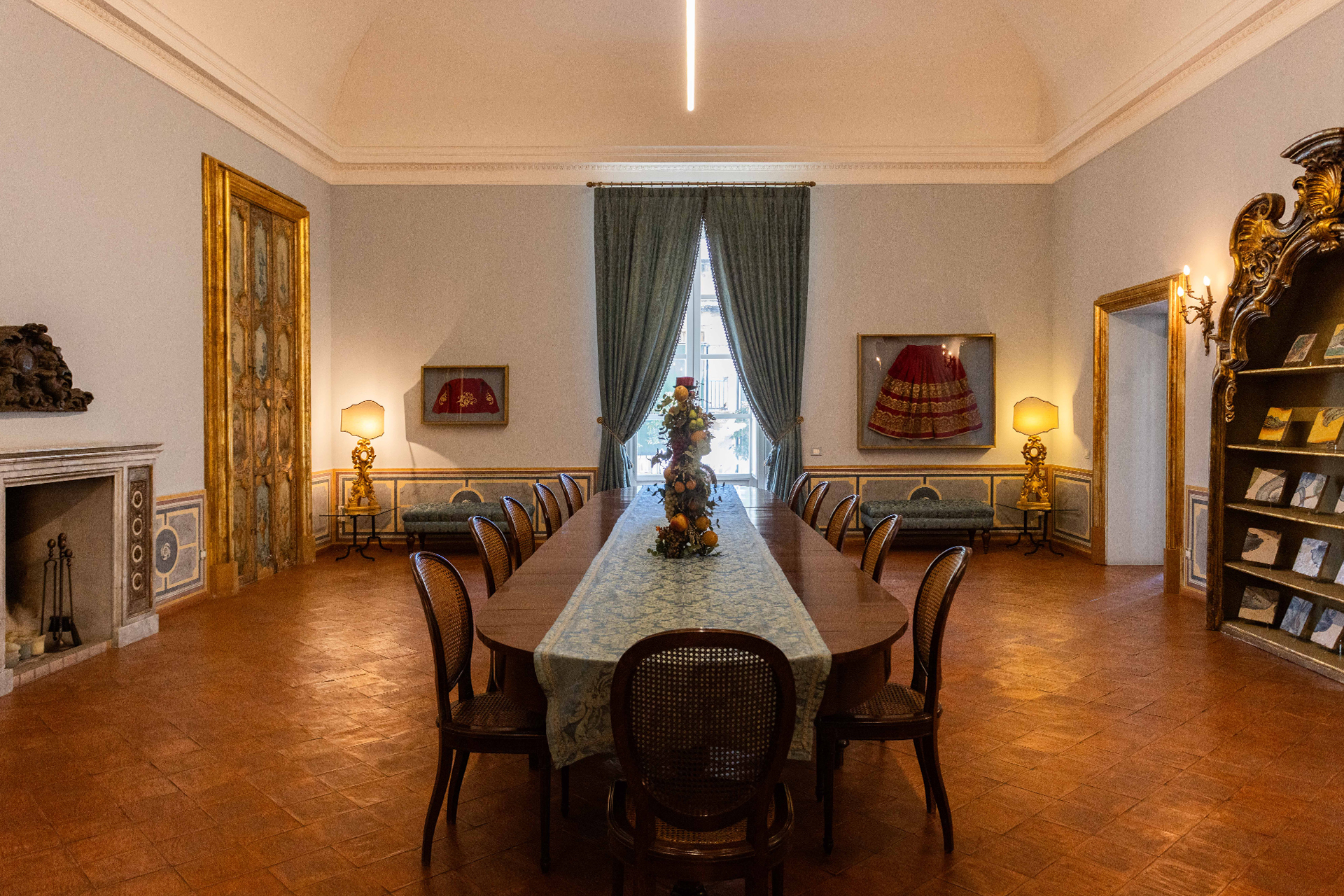 palazzo-sambuca-piano-nobile_apartment_palermo-sicilia-italy_interior-table-dining.jpg
