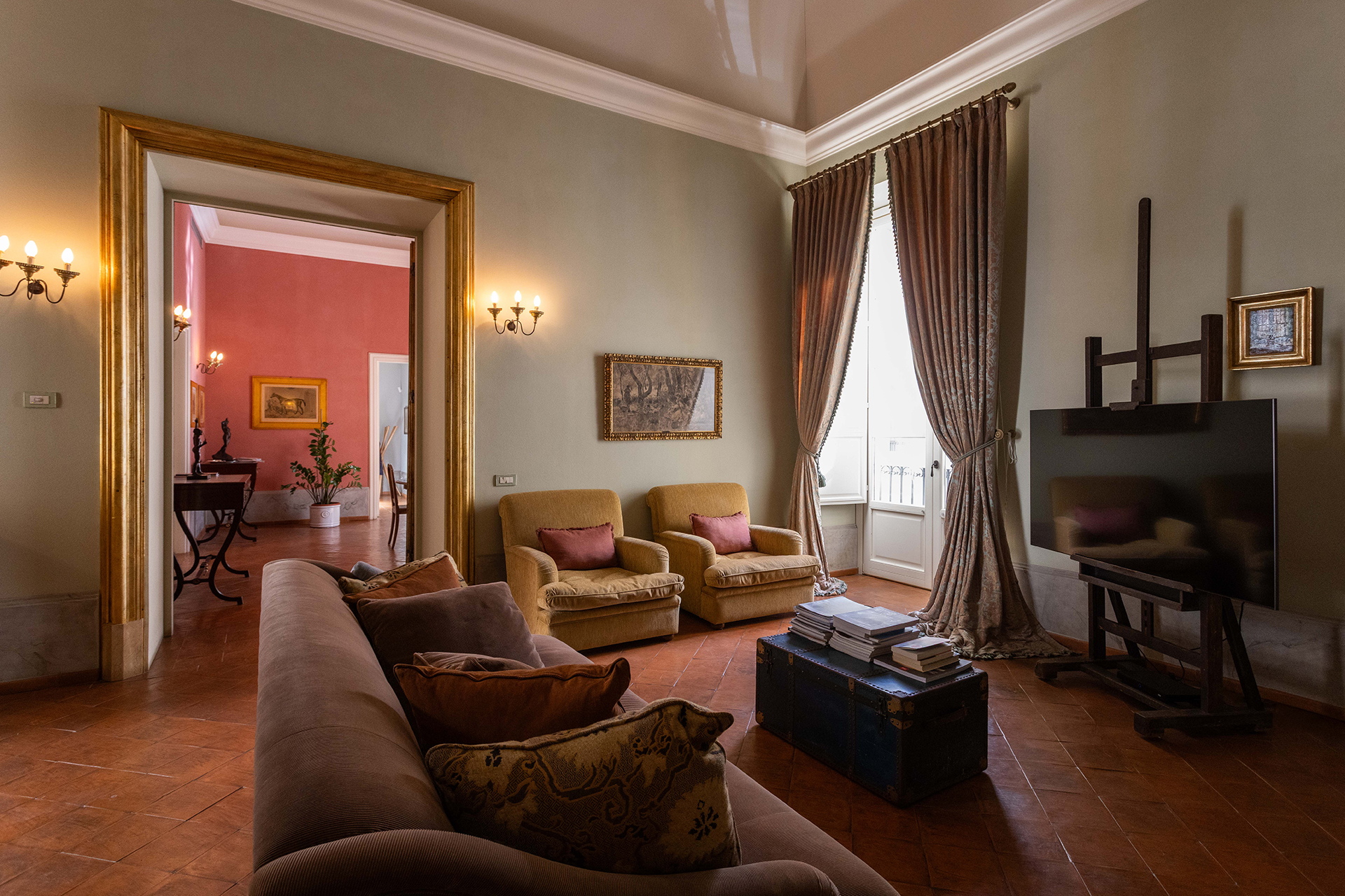 palazzo-sambuca-piano-nobile_apartment_palermo-sicilia-italy_interior-tv-room.jpg