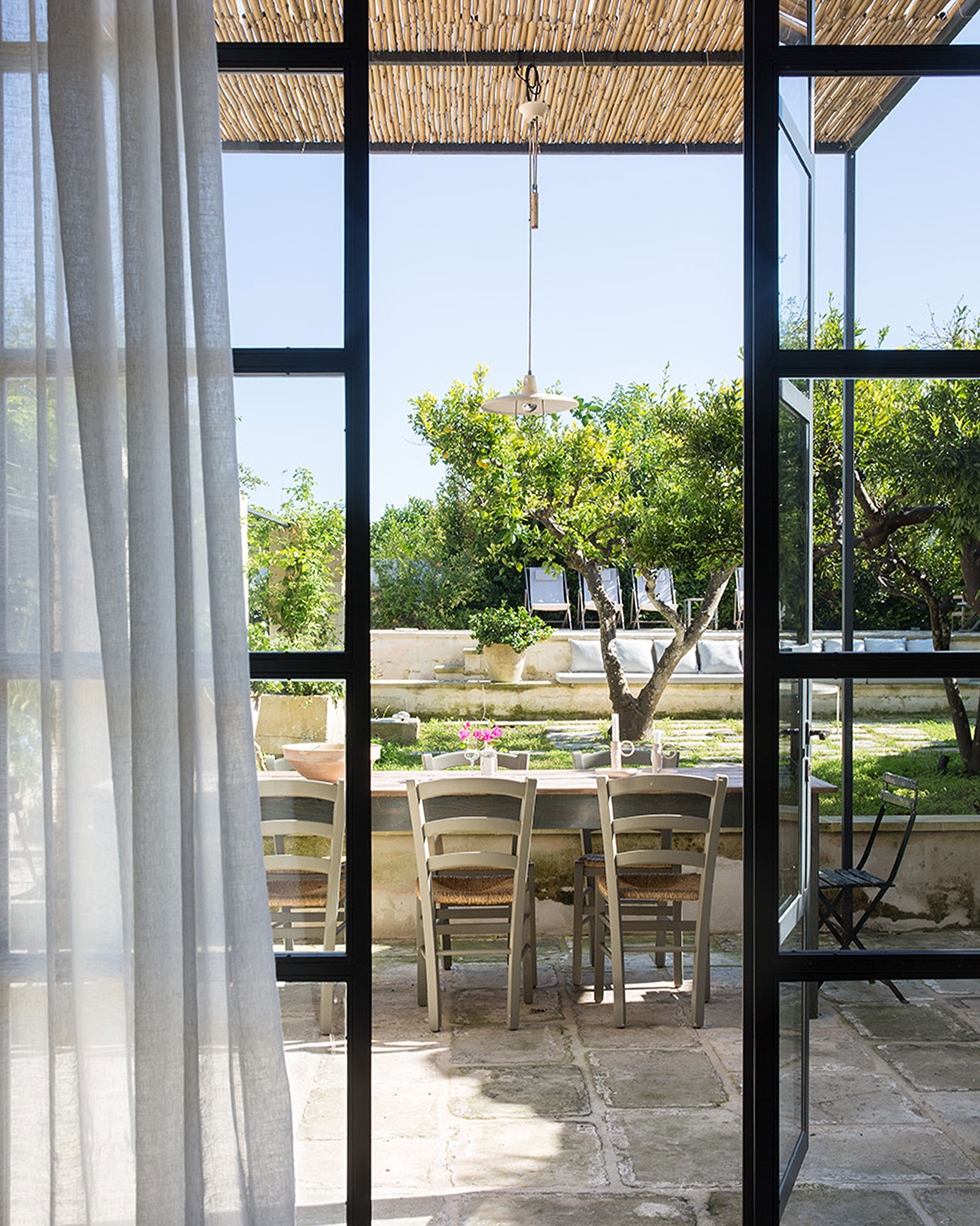 dimora-salento-dreams_villa_lecce-italy_exterior-table.jpg