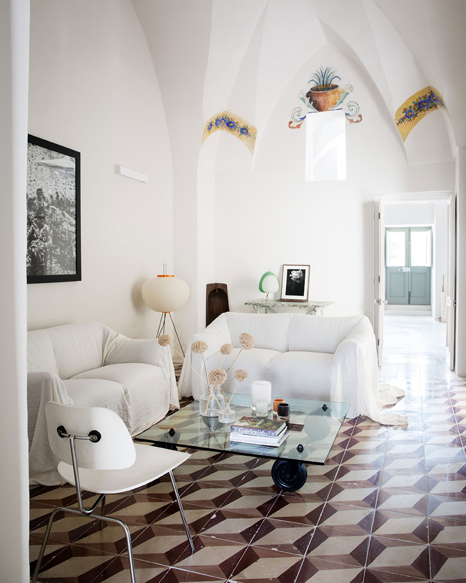 dimora-salento-dreams_villa_lecce-italy_interior-living-room-sofa.jpg