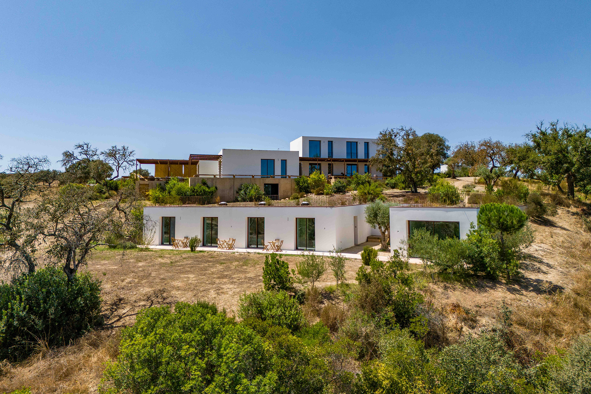 villa-quail_villa_setuabal-portugal_exterior-facade.jpg