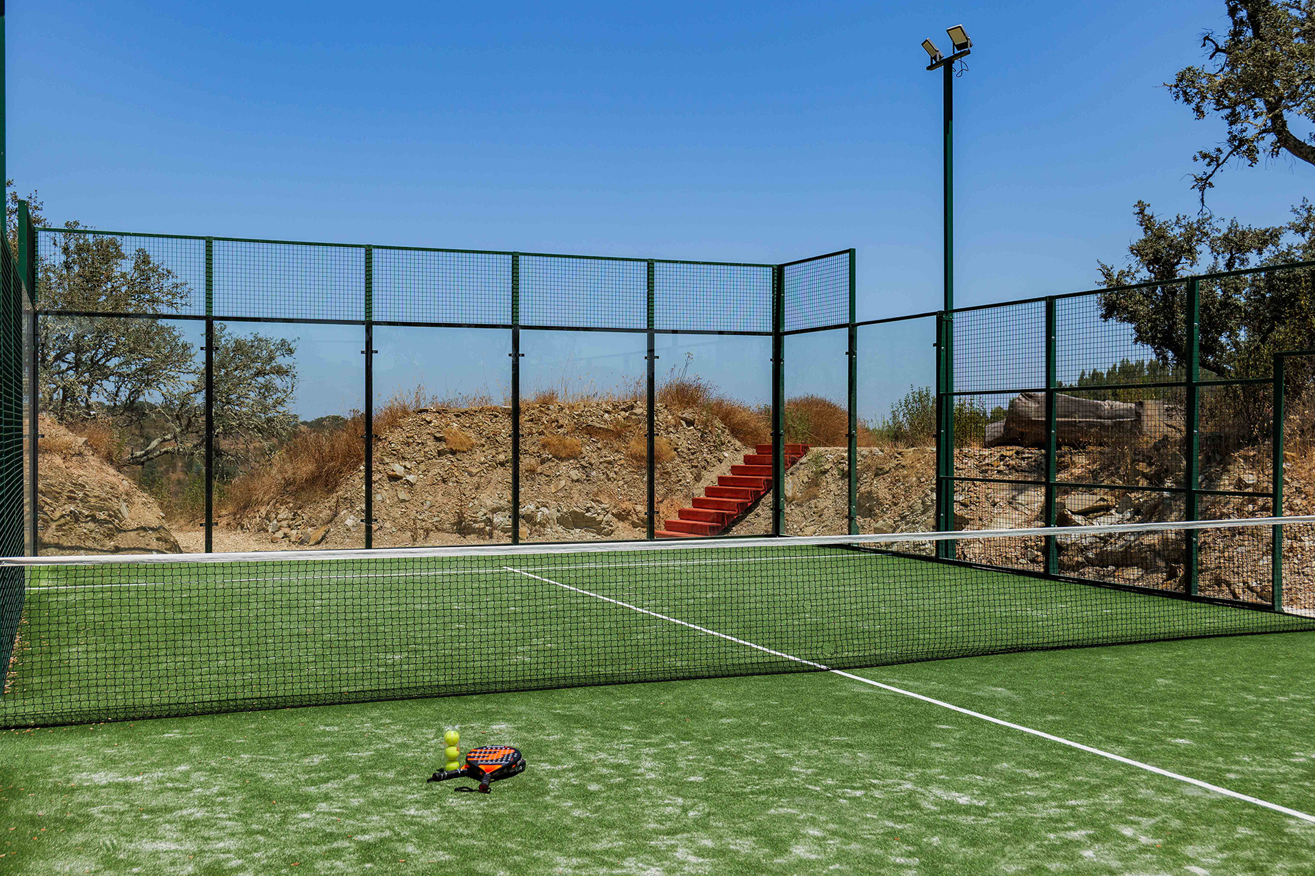 villa-quail_villa_setuabal-portugal_exterior-padel.jpg