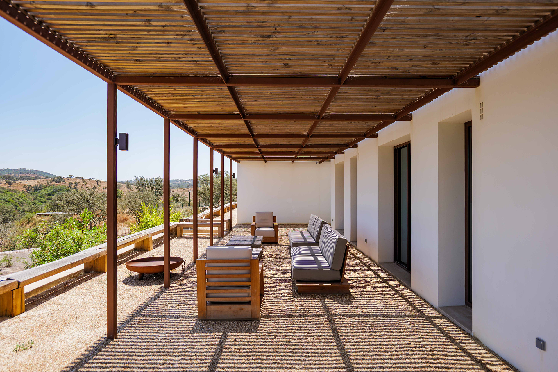 villa-quail_villa_setuabal-portugal_exterior-terrace-shadows.jpg