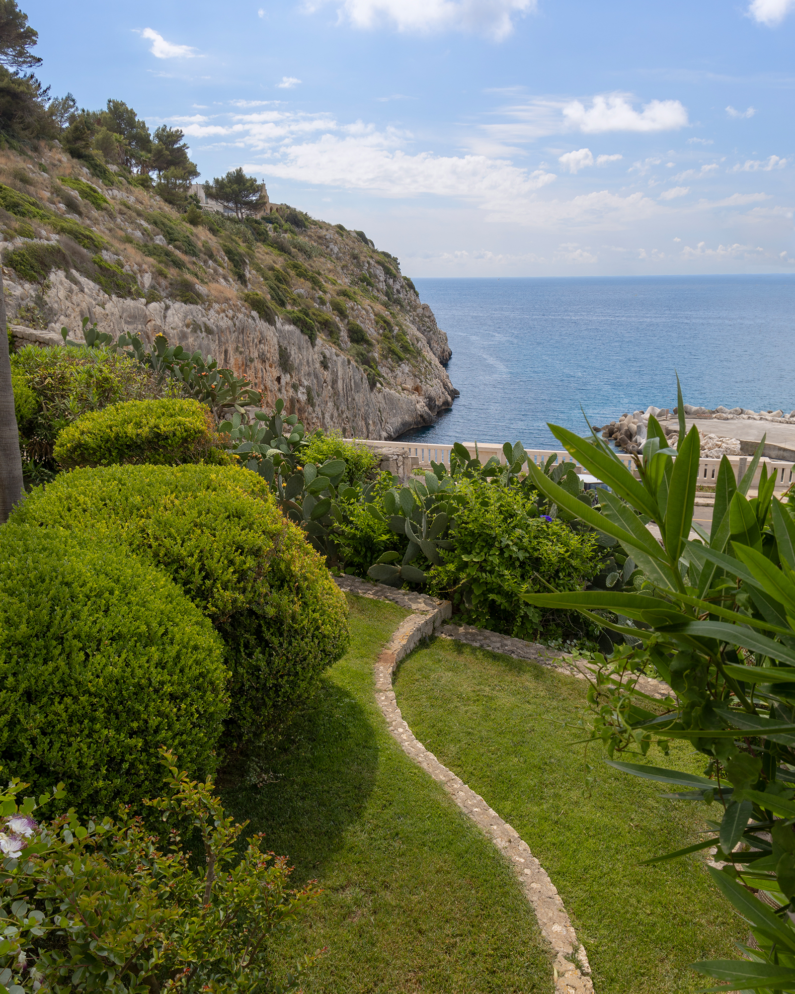 villa-jolanda_villa_puglia-italy_exterior-garden-view.jpg