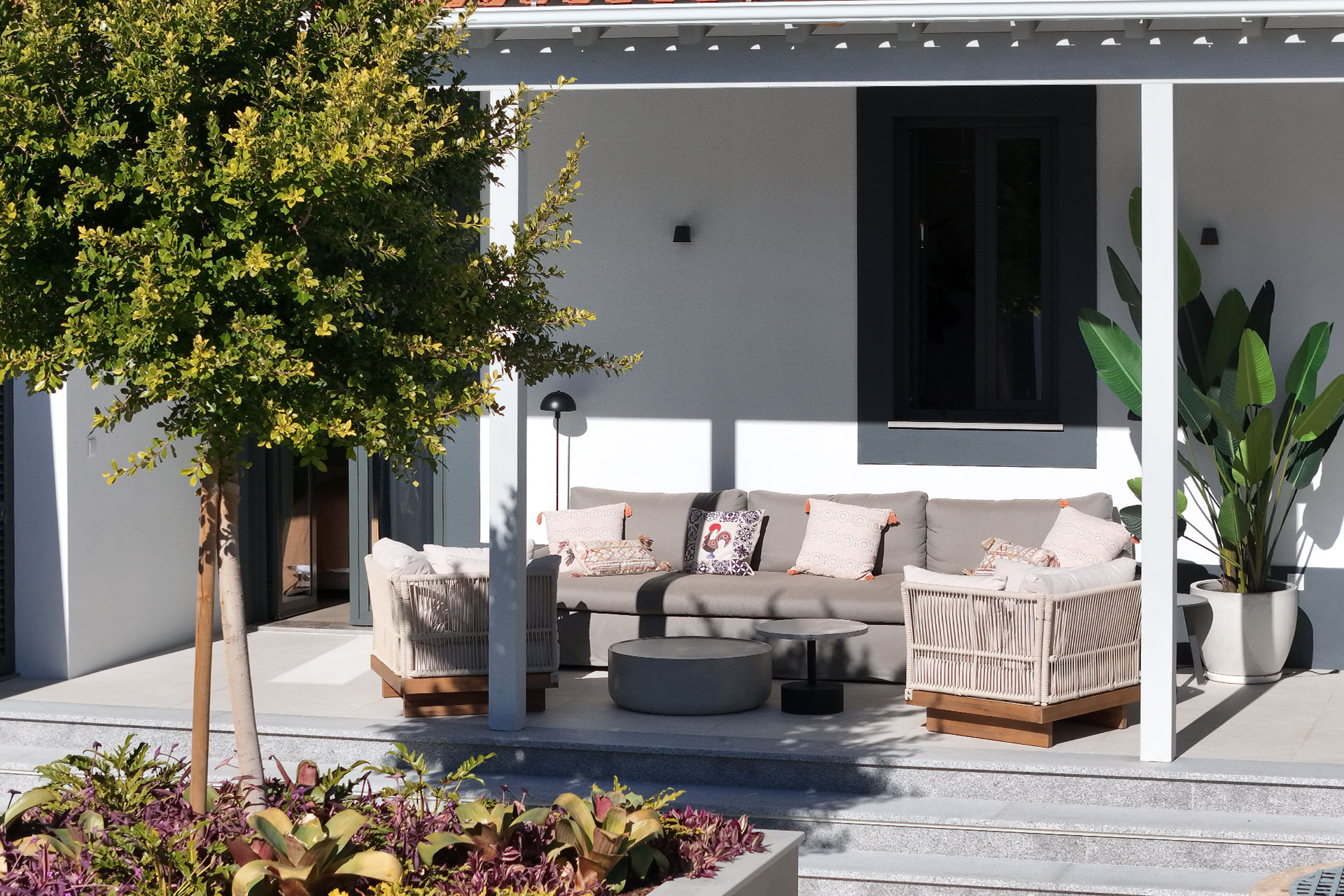casa-dima_villa_faro-portugal_exterior-terrace-sofa.jpg