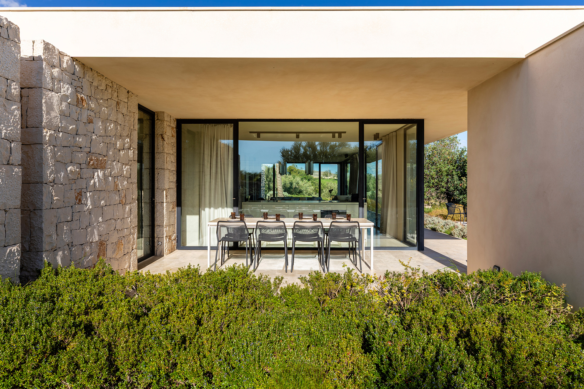 villa-adesso_villa_sicily-italy_exterior-table-terrace.jpg