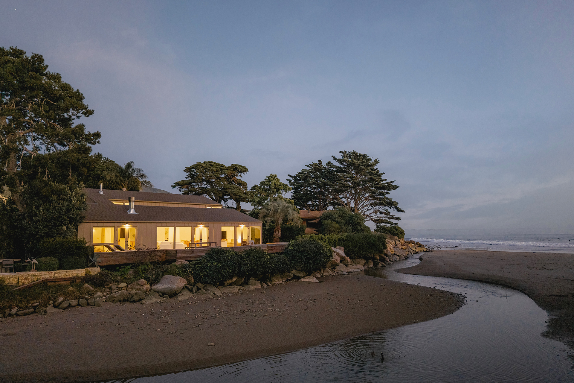 the-point-at-rincon_beachhouse_california-usa_exterior-house.jpg