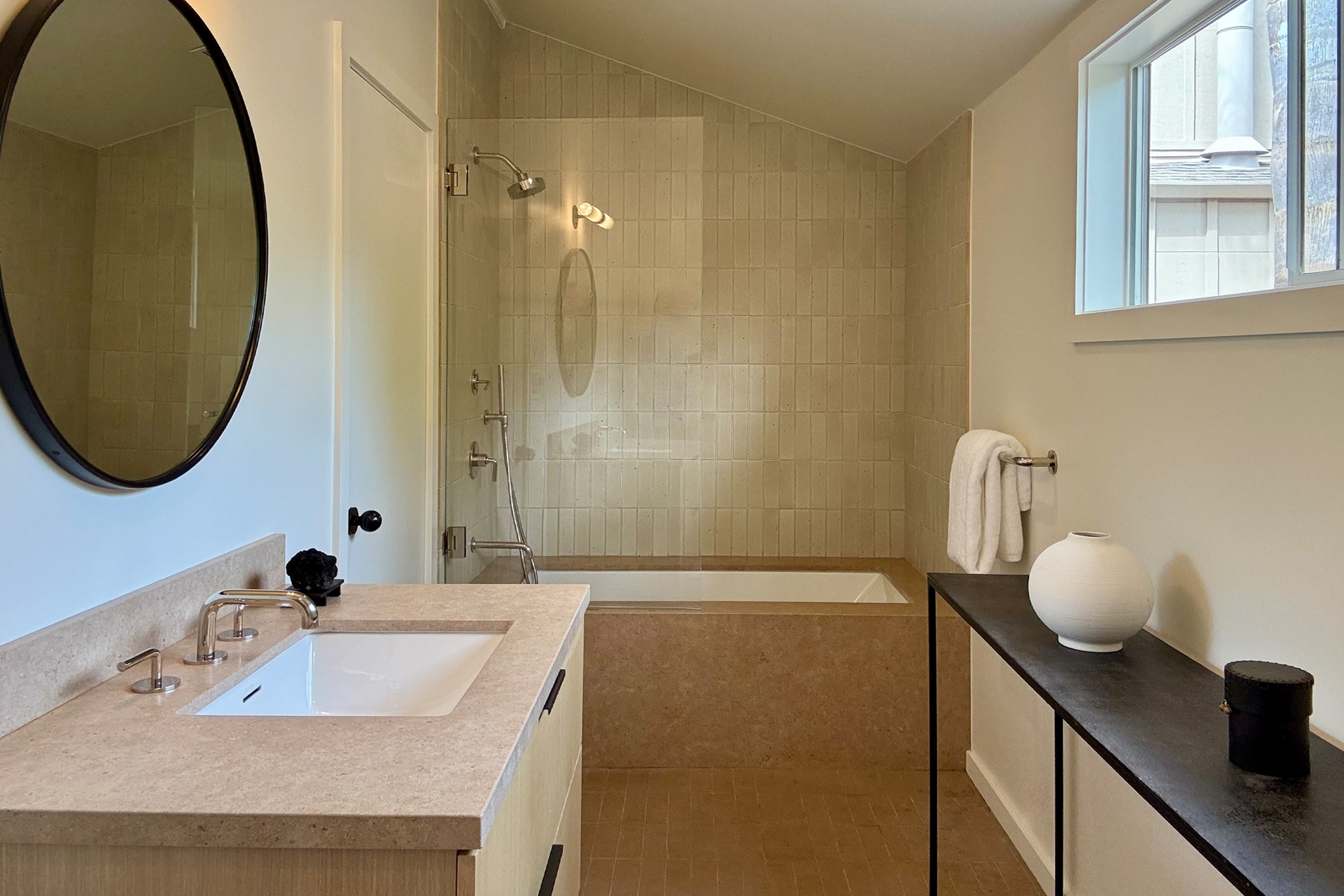 the-point-at-rincon_beachhouse_california-usa_interior-bathroom.jpg