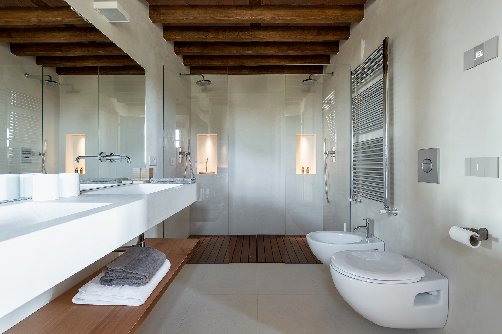 la-rocca-by-boutique_farmhouse_tuscany-italy_interior-bathroom.jpg