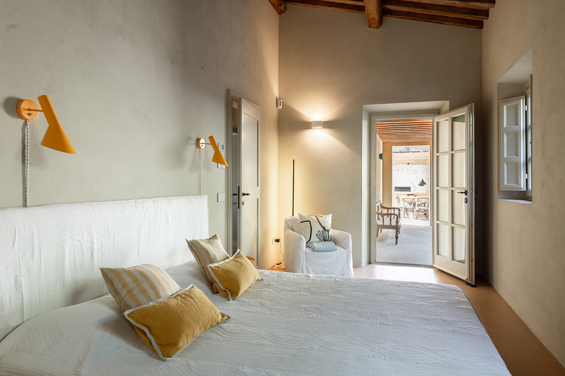la-rocca-by-boutique_farmhouse_tuscany-italy_interior-bedroom-design.jpg