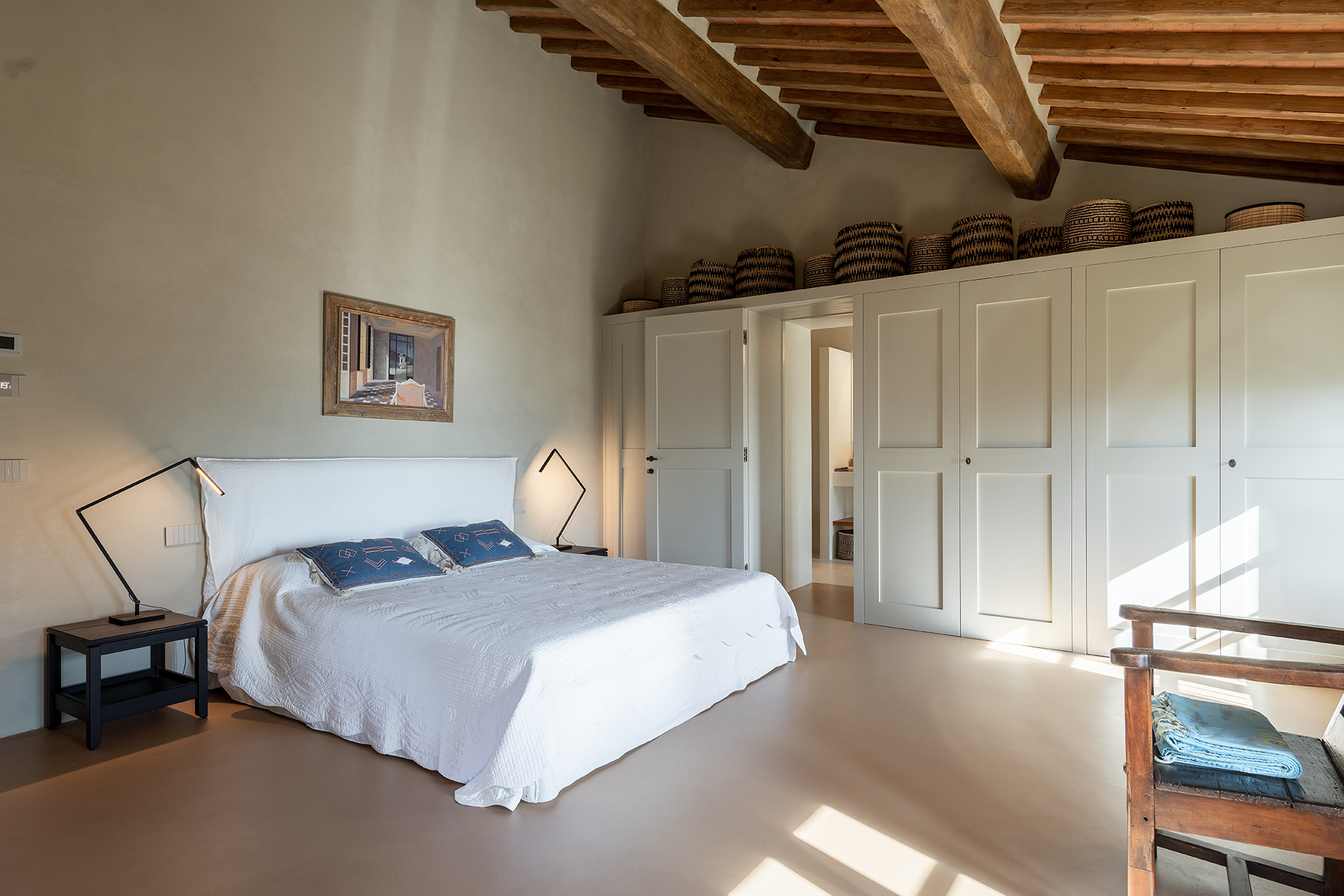 la-rocca-by-boutique_farmhouse_tuscany-italy_interior-bedroom-space.jpg
