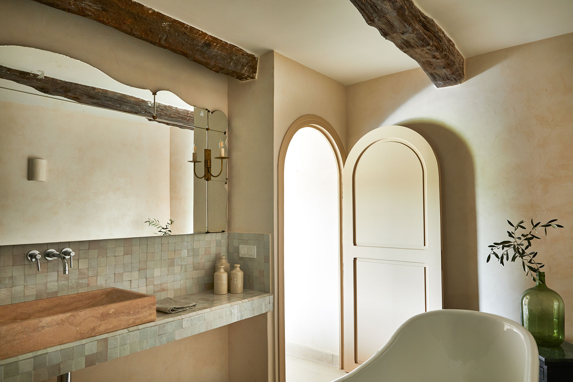 numéro-5_townhouse_Saint-Paul-de-Vence-France_interior-bath-room.jpg