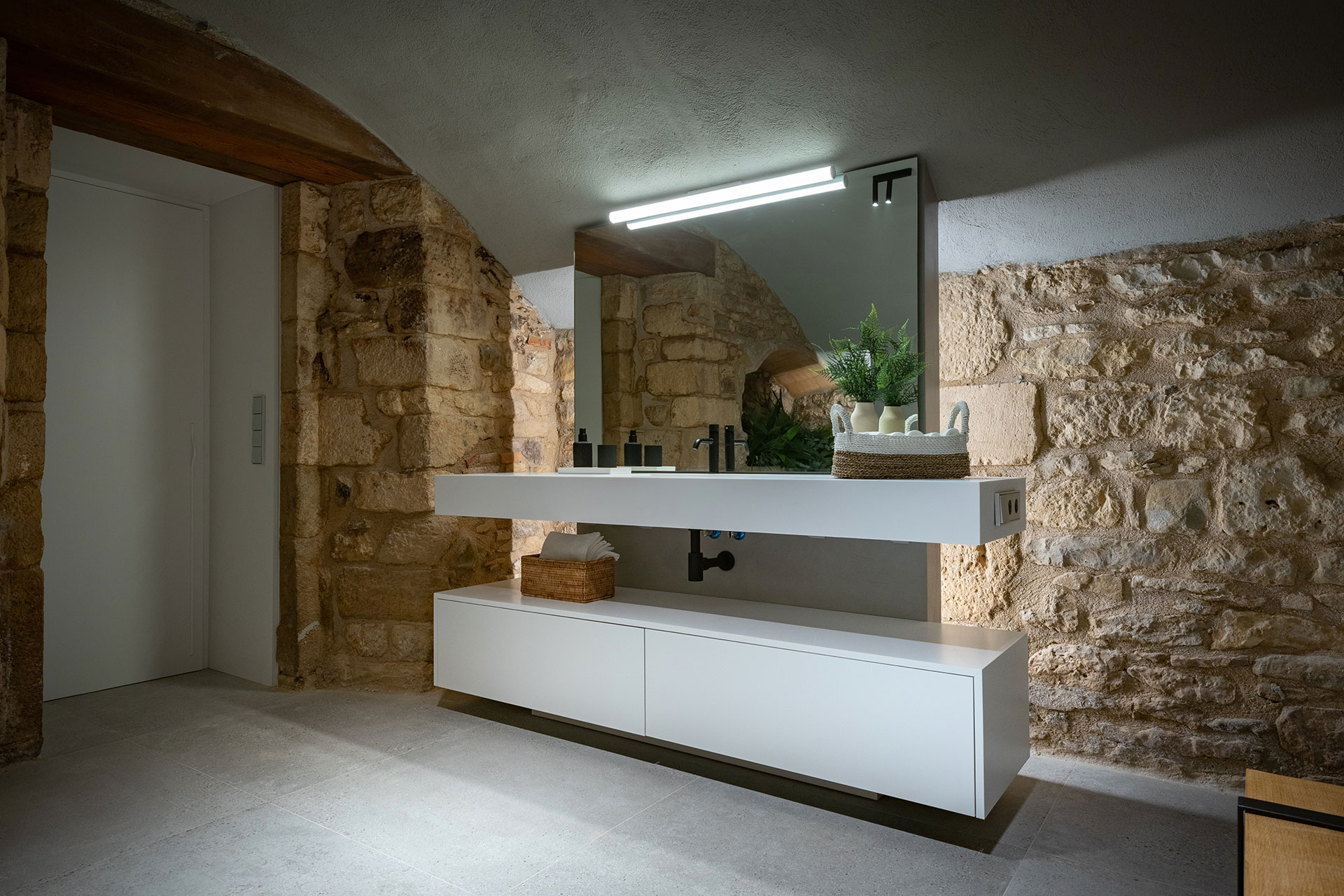 mas-summit_villa_catalonia-spain_interior-bath-room.jpg
