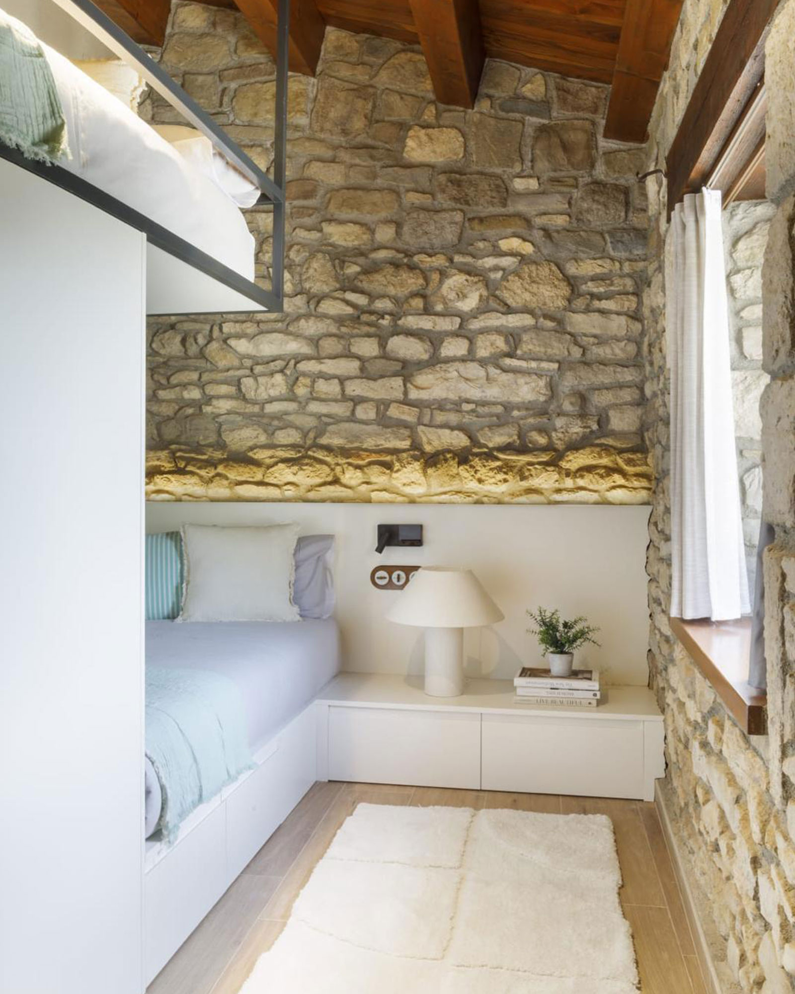 mas-summit_villa_catalonia-spain_interior-bed-space.jpg