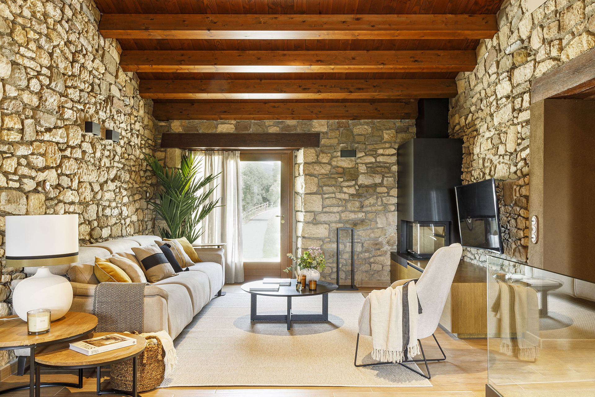 mas-summit_villa_catalonia-spain_interior-living.jpg