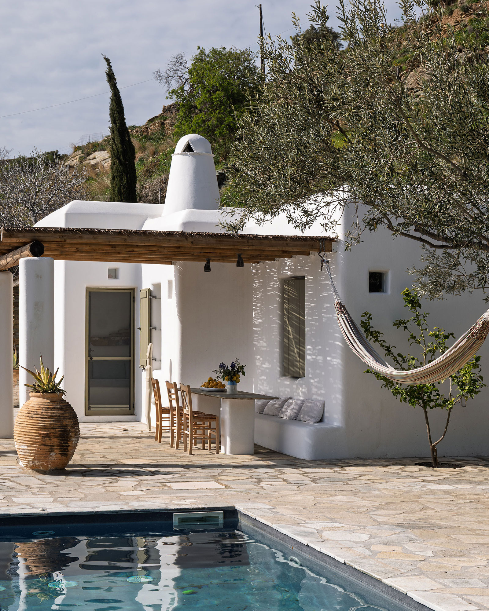 villa-riza_villa_andros-greece_exterior-facade-design.jpg