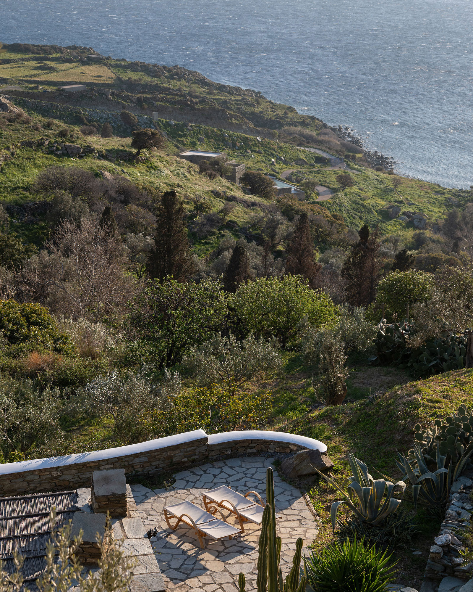 villa-riza_villa_andros-greece_exterior-view-design.jpg