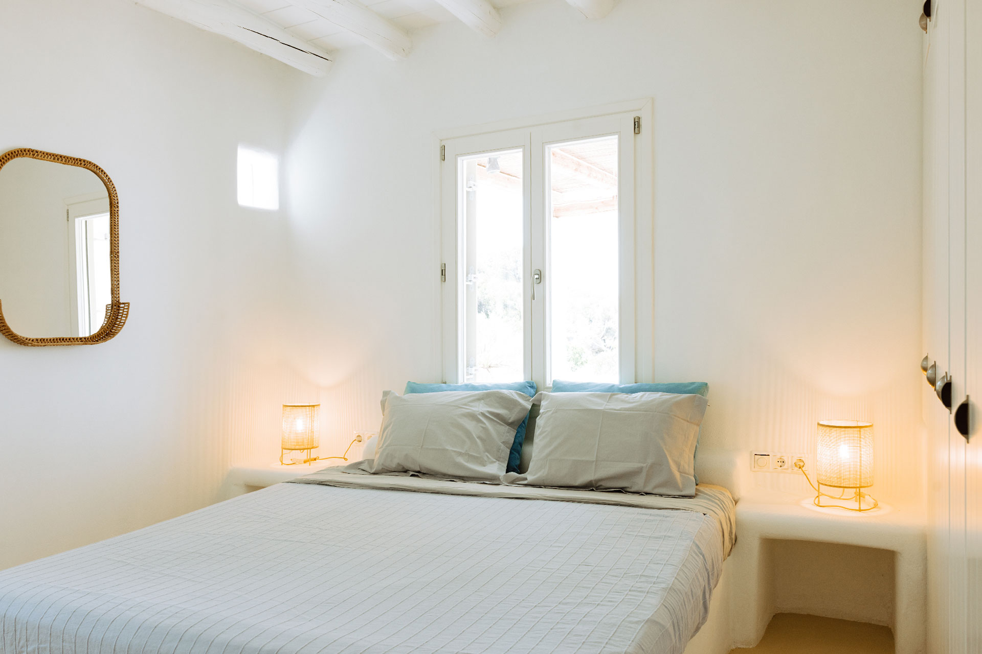 villa-riza_villa_andros-greece_interior-bed-room.jpg