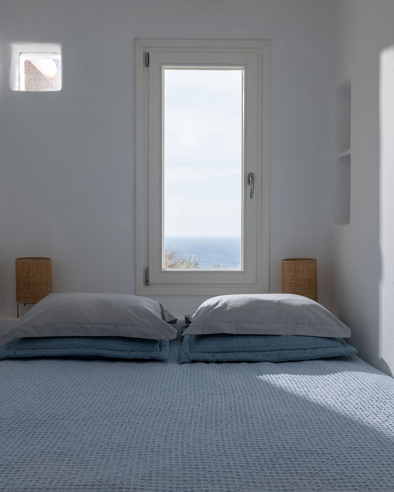 villa-riza_villa_andros-greece_interior-bed-room-window.jpg