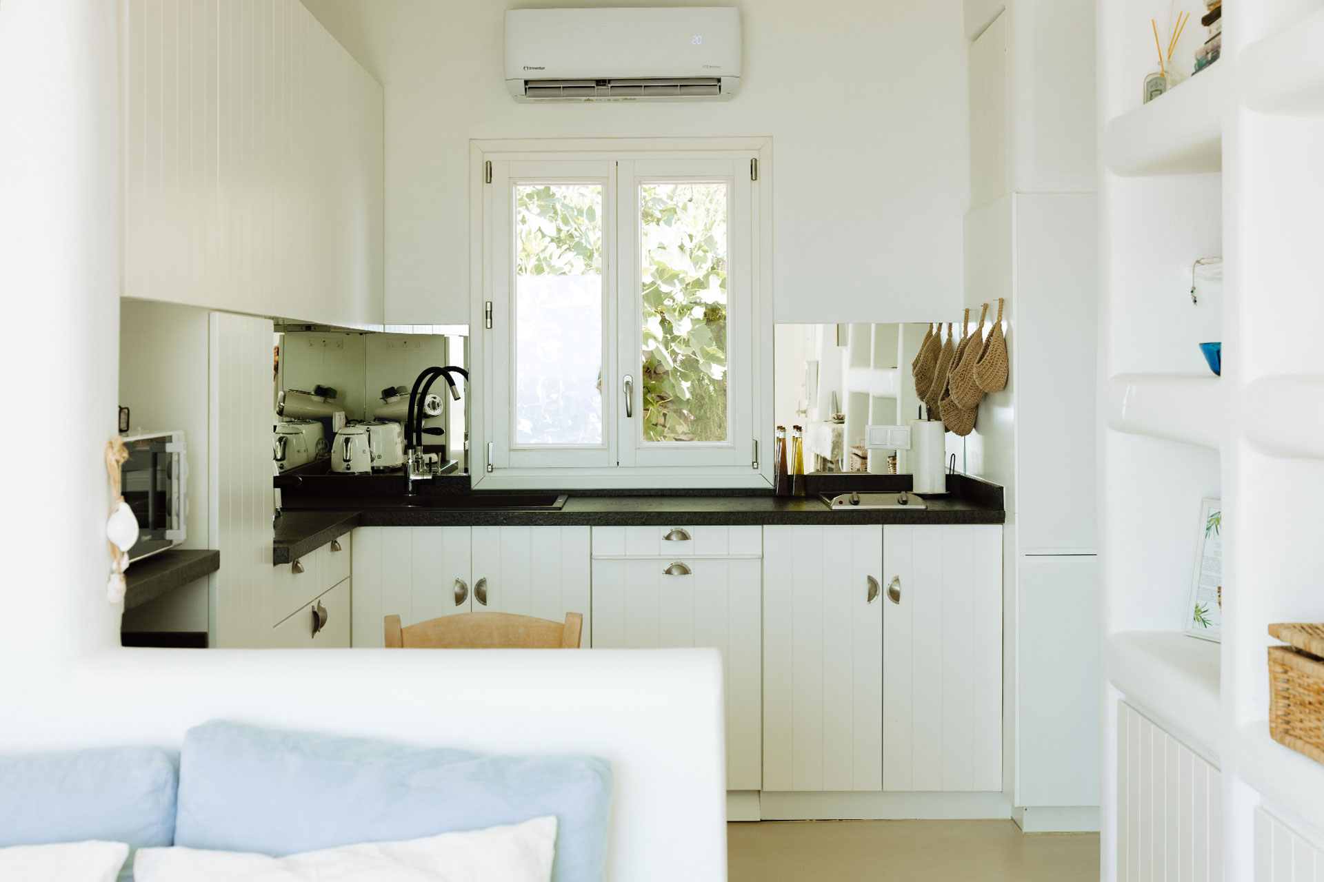 villa-riza_villa_andros-greece_interior-kitchen.jpg