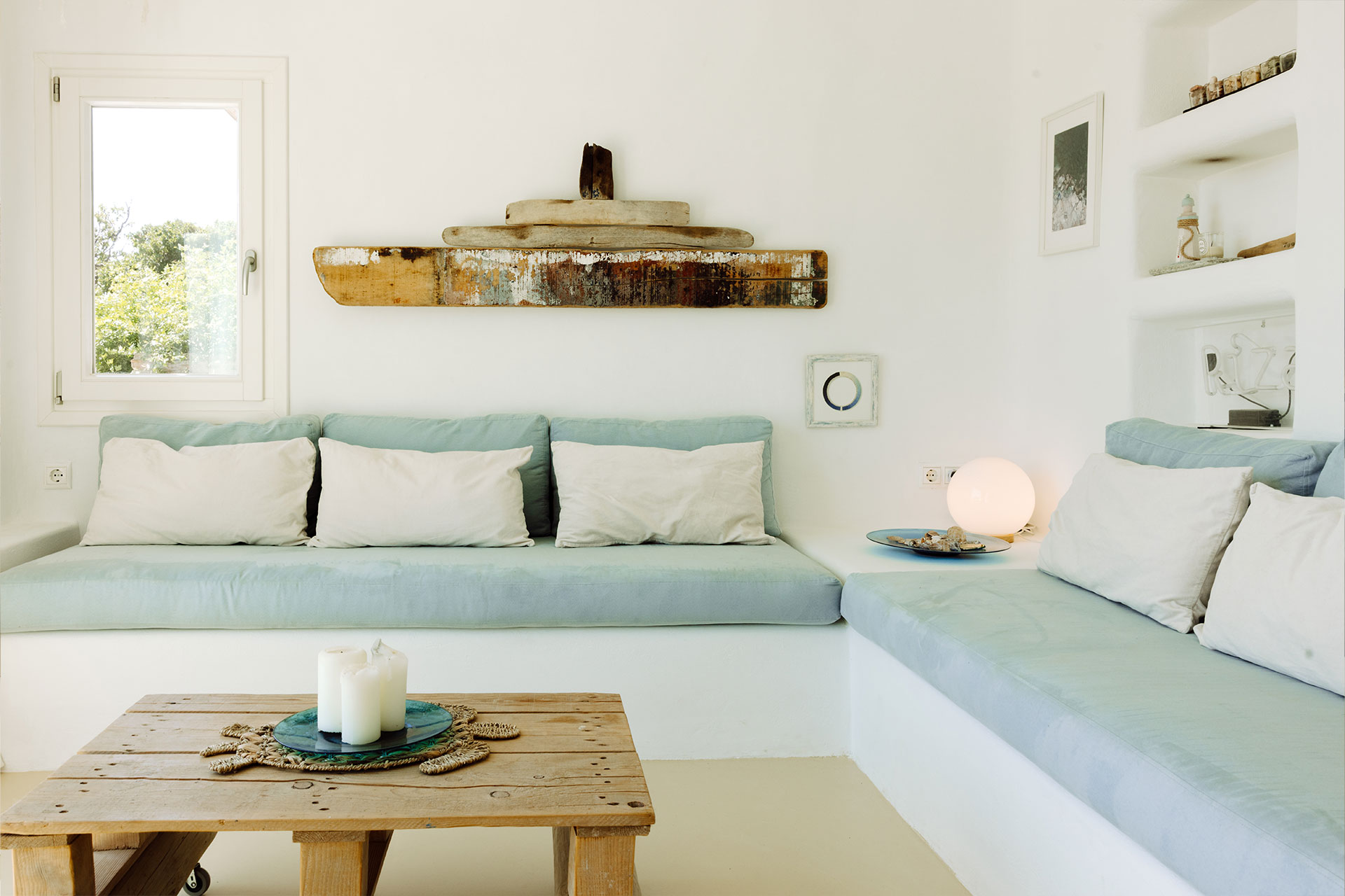 villa-riza_villa_andros-greece_interior-living.jpg