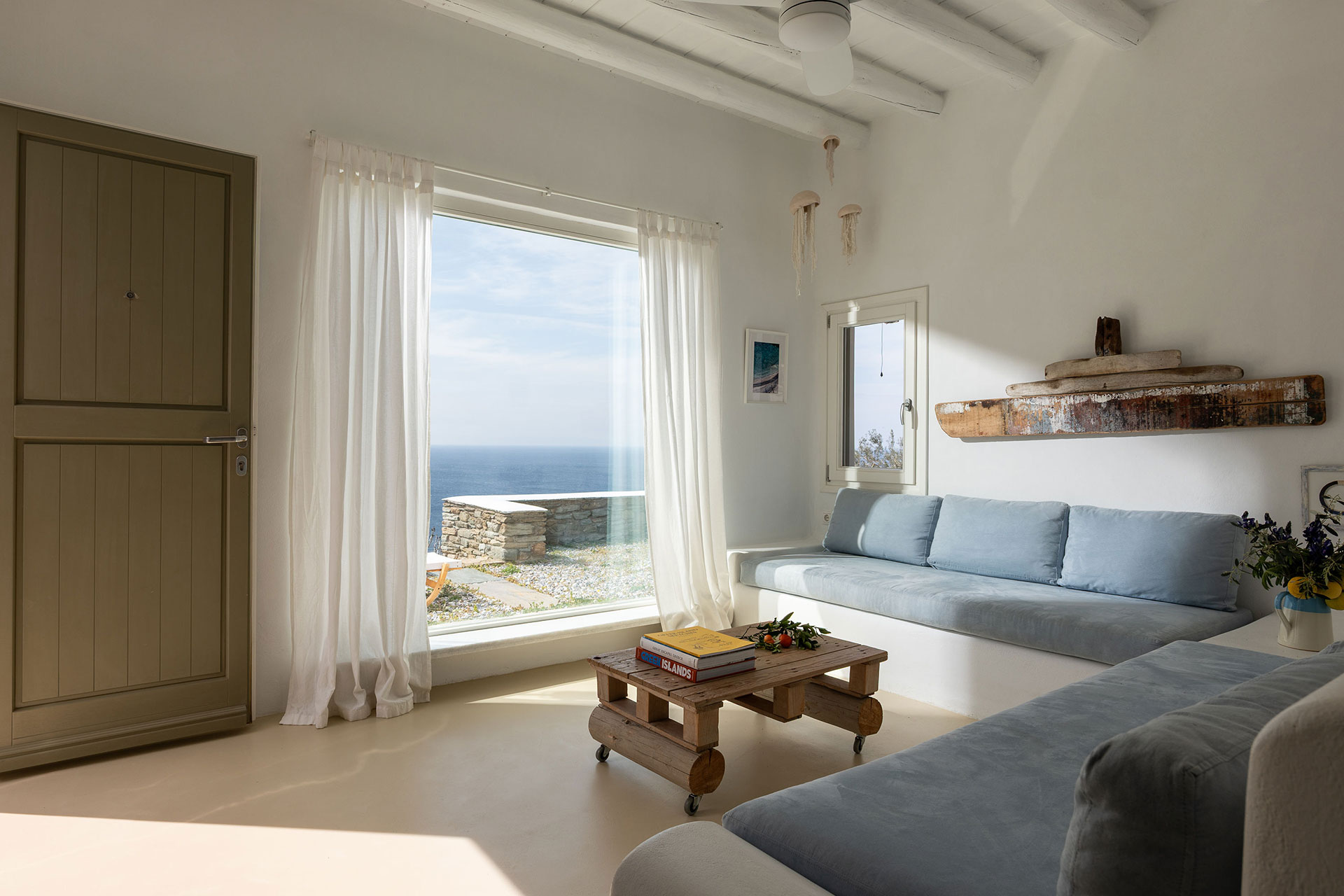 villa-riza_villa_andros-greece_interior-living-room.jpg