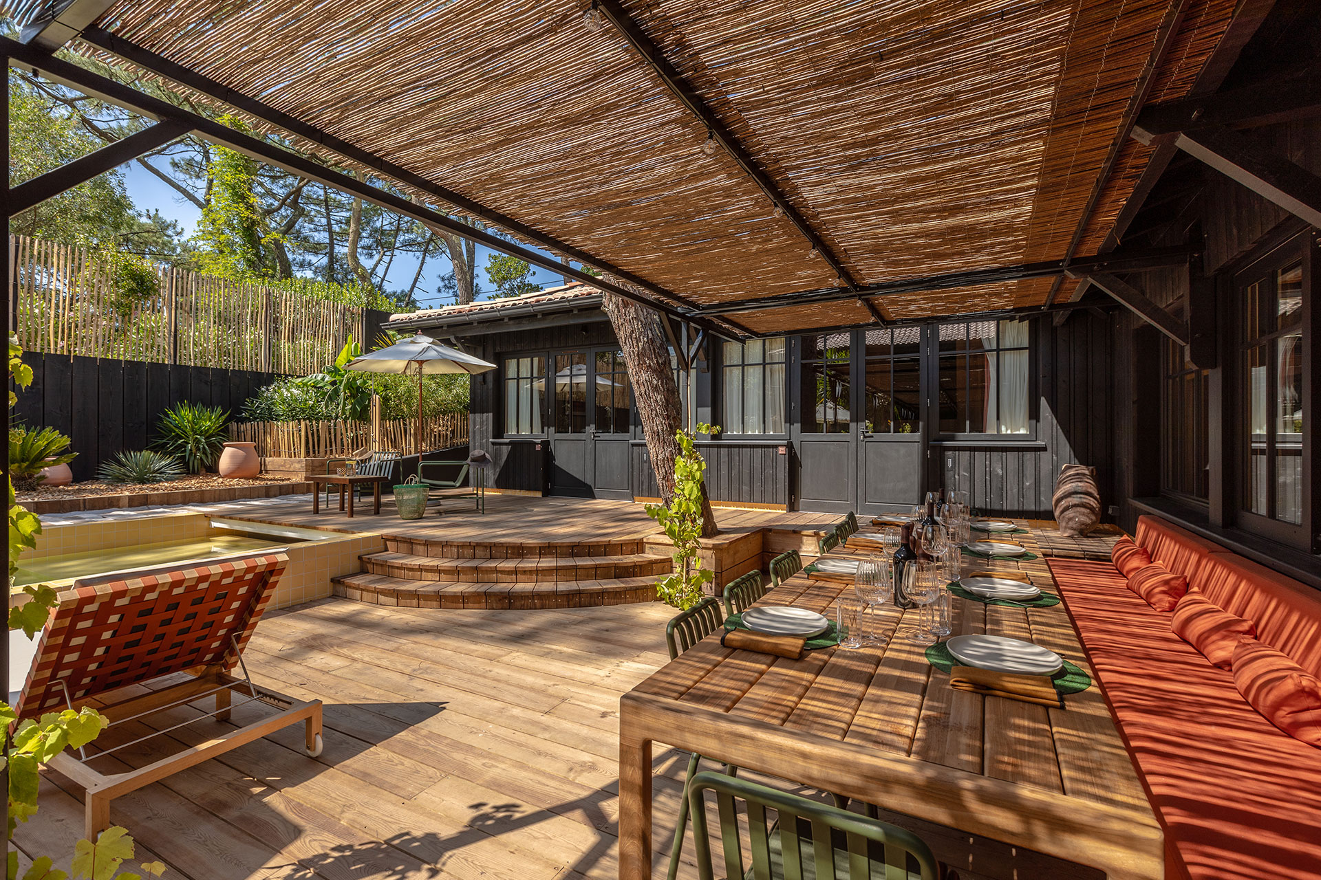 le-coeur-du-ferret_villa_Nouvelle-Aquitaine-france_exterior-table.jpg