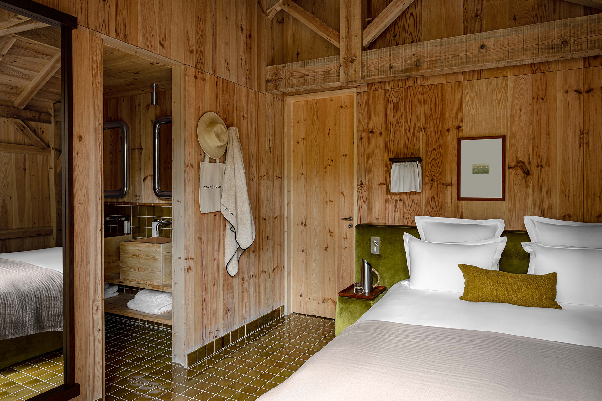 le-coeur-du-ferret_villa_Nouvelle-Aquitaine-france_interior-bedroom-design.jpg