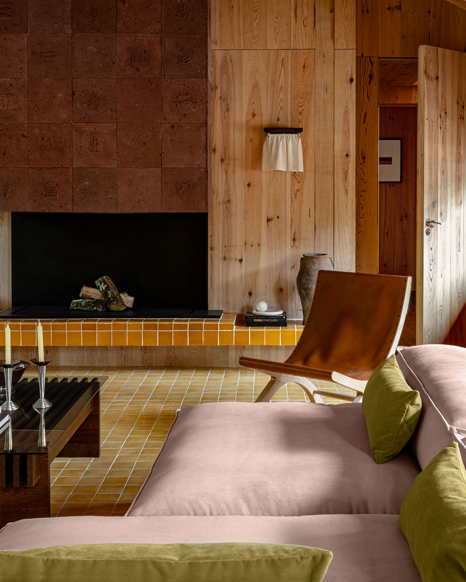 le-coeur-du-ferret_villa_Nouvelle-Aquitaine-france_interior-detail-fireplace.jpg