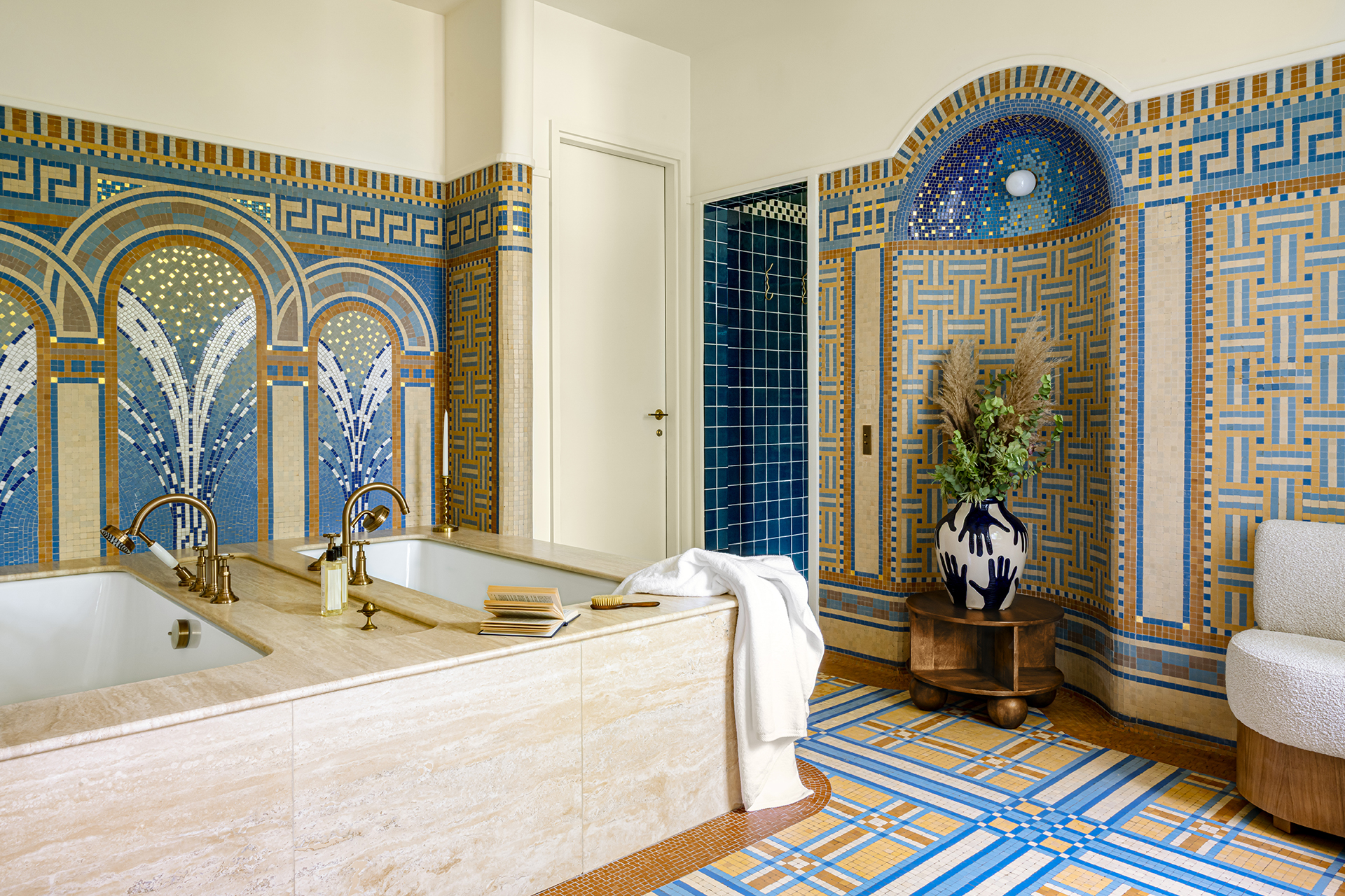 villa-junot_townhouse_Île-de-France-paris_interior-bath-room-tub.jpg