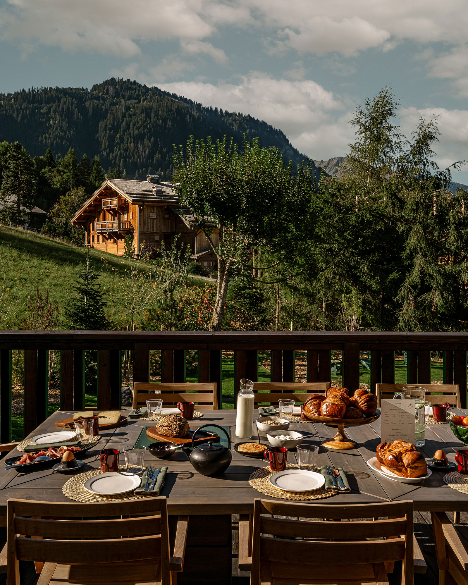 chalet-le-sarto_chalet_Megève-france_exterior-table.jpg