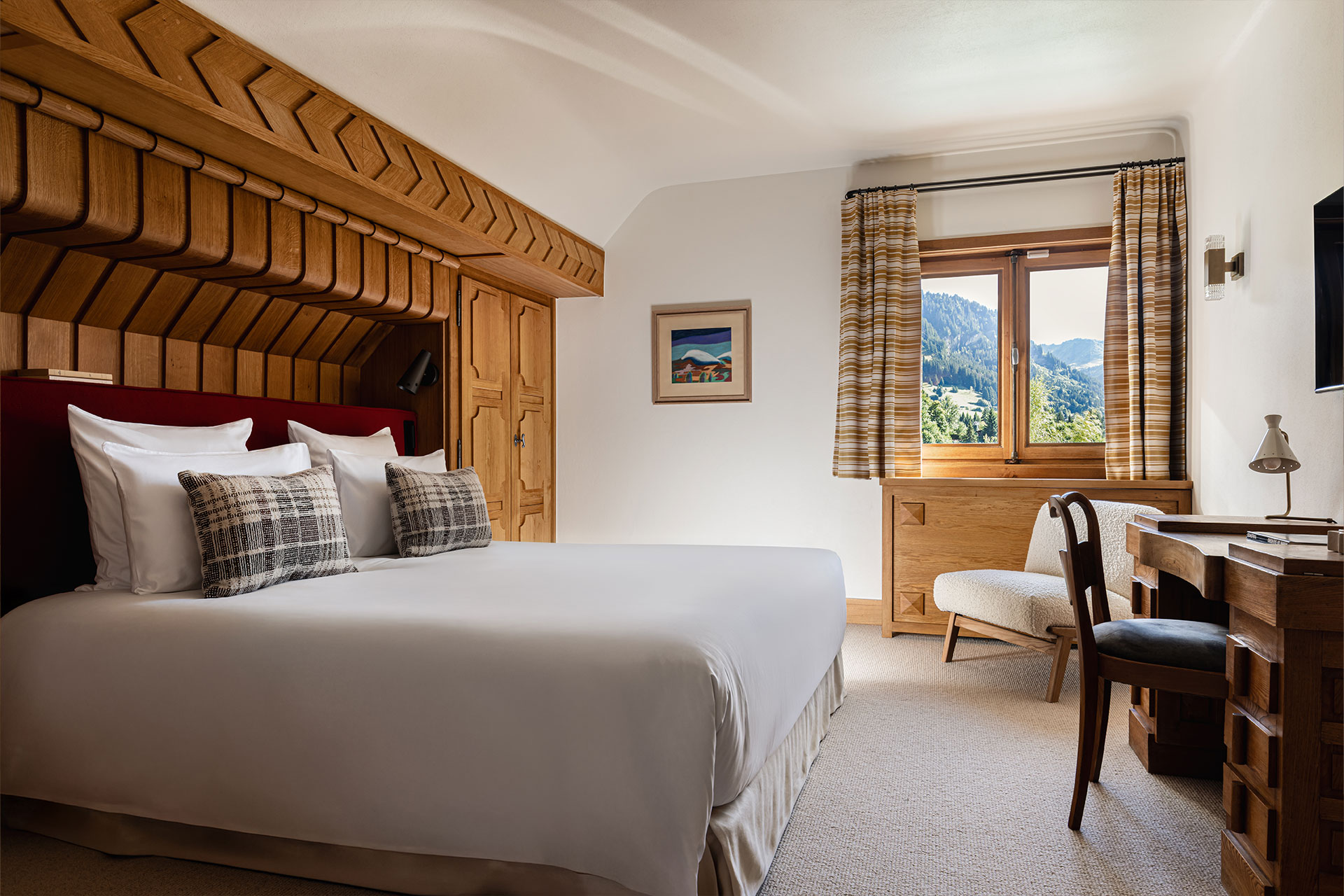 chalet-le-sarto_chalet_Megève-france_interior-bedroom-design.jpg