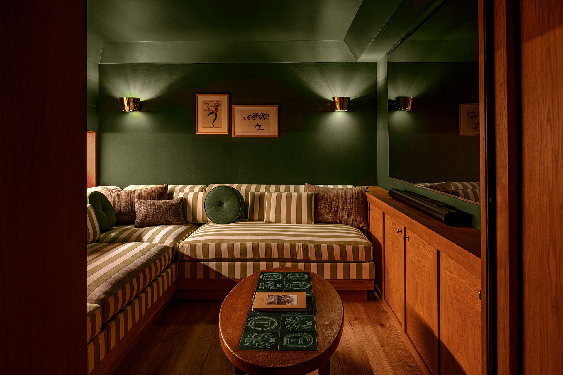 chalet-le-sarto_chalet_Megève-france_interior-tv-room.jpg
