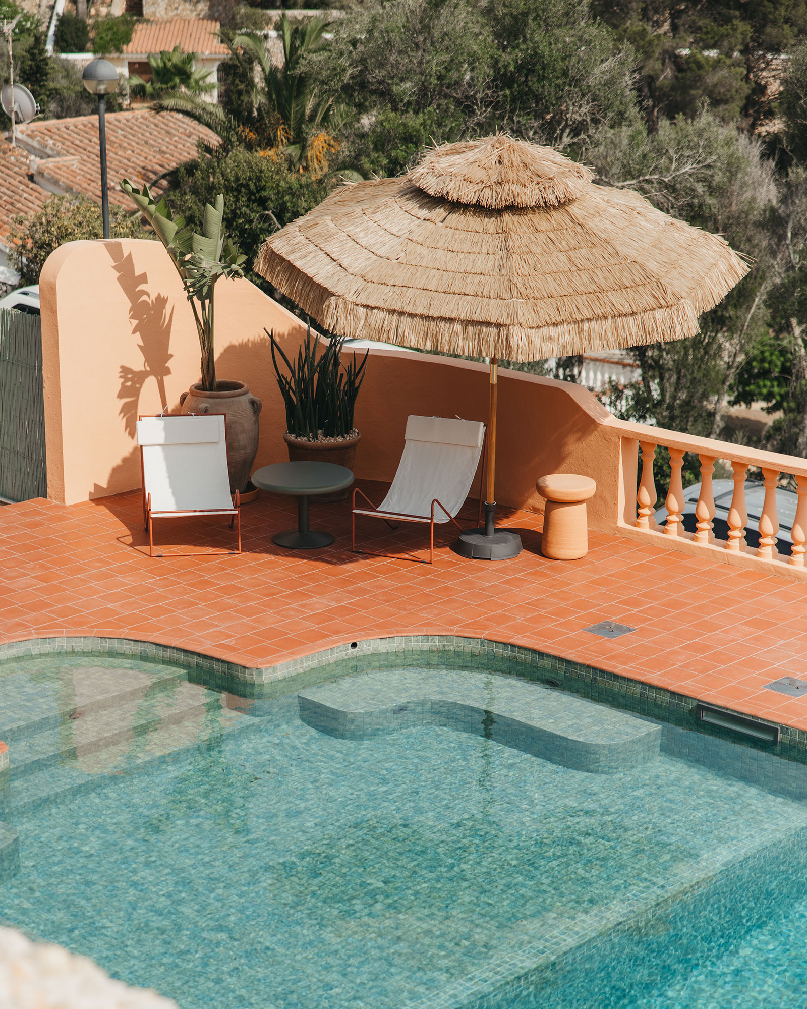 el-puente-al-amor_villa_menorca-spain_exterior-detail-pool.jpg