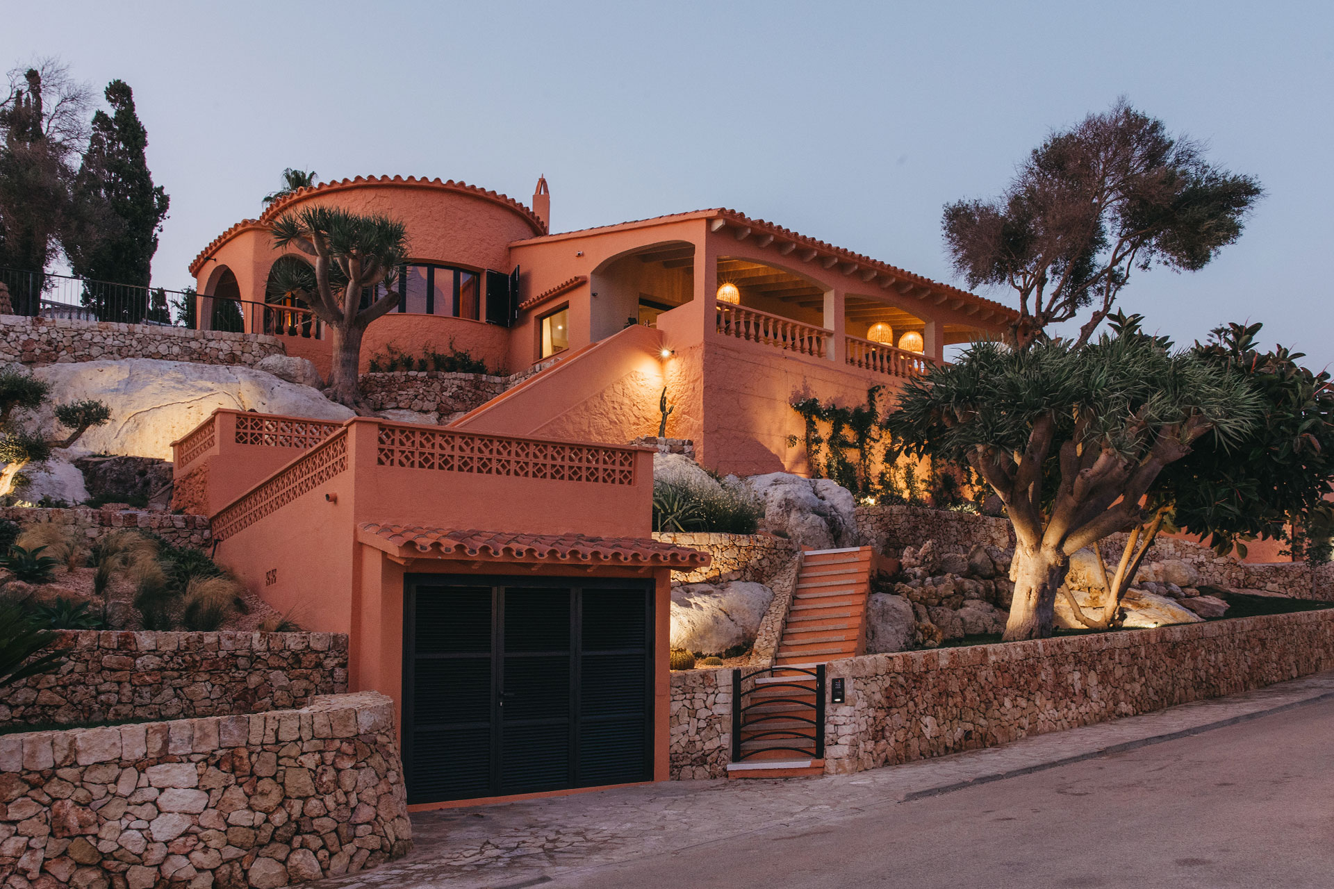 el-puente-al-amor_villa_menorca-spain_exterior-facade.jpg