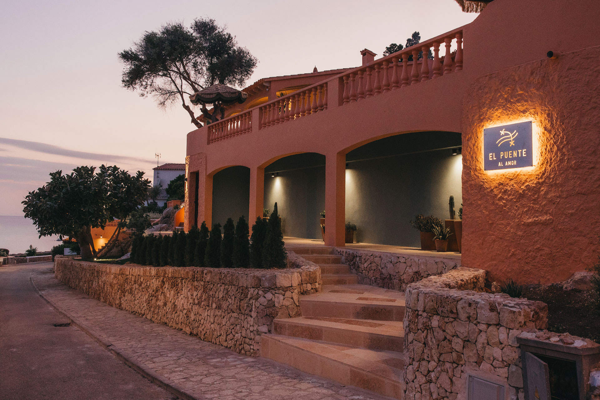 el-puente-al-amor_villa_menorca-spain_exterior-facade-detail.jpg