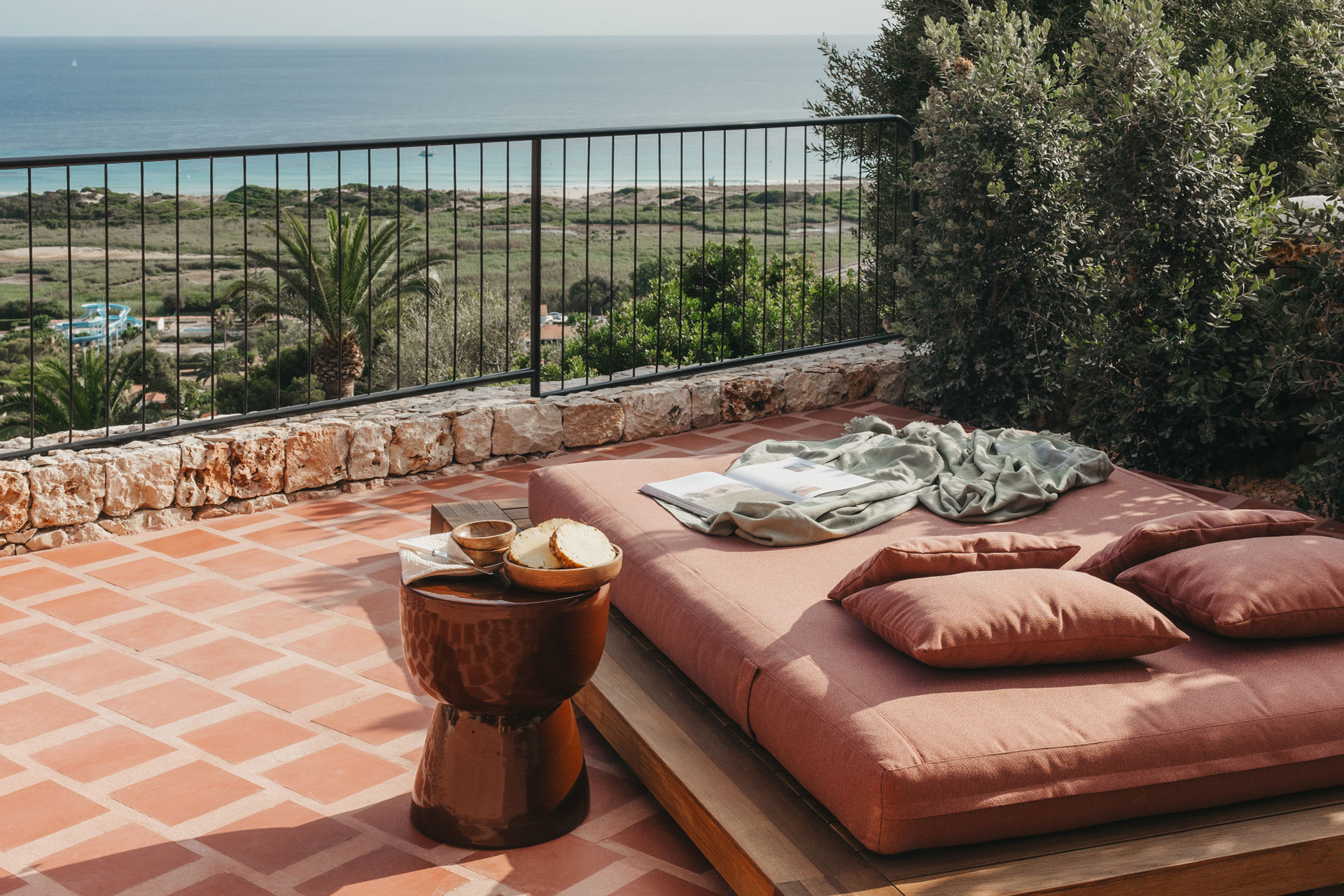 el-puente-al-amor_villa_menorca-spain_exterior-view.jpg