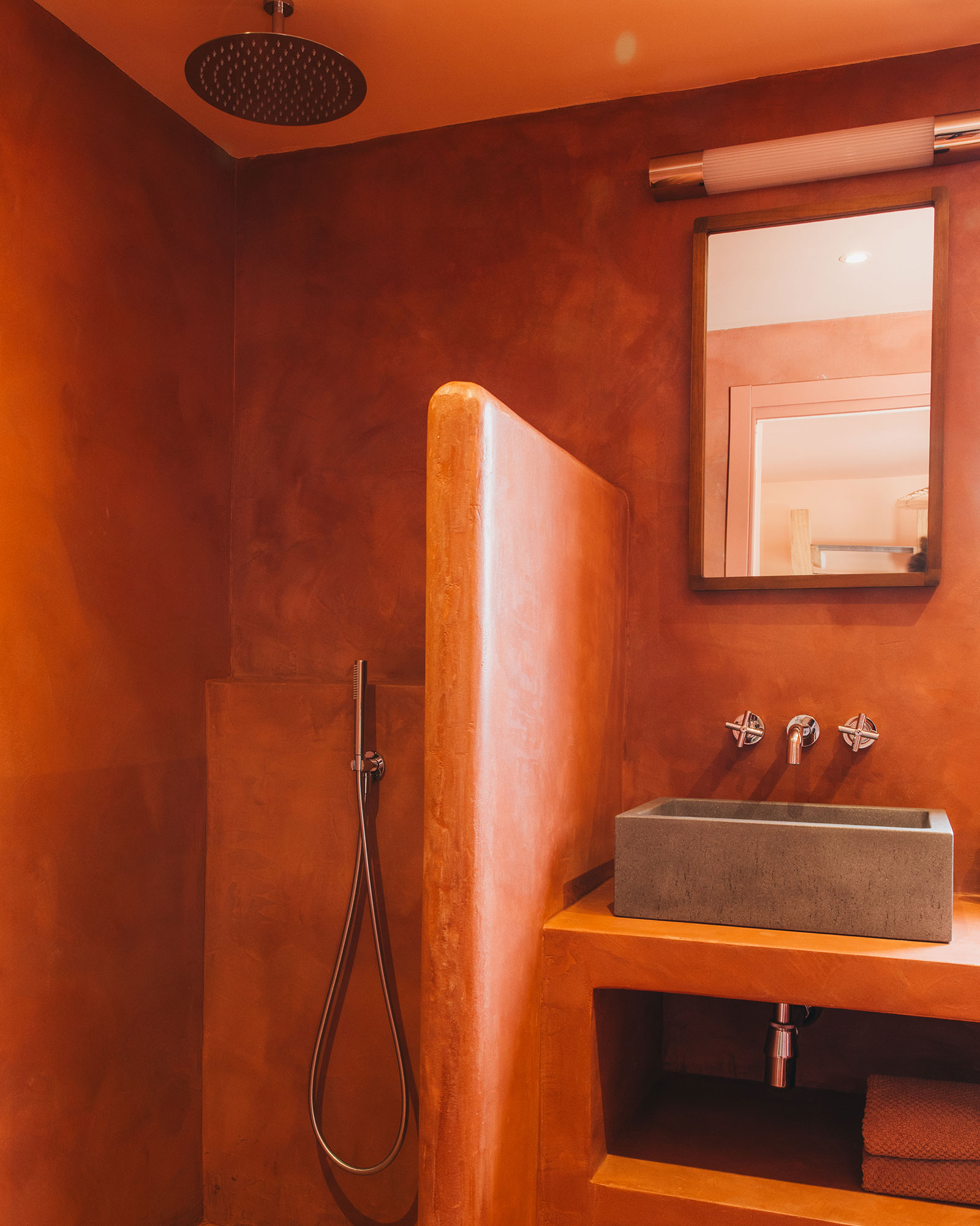 el-puente-al-amor_villa_menorca-spain_interior-bathroom-shower.jpg