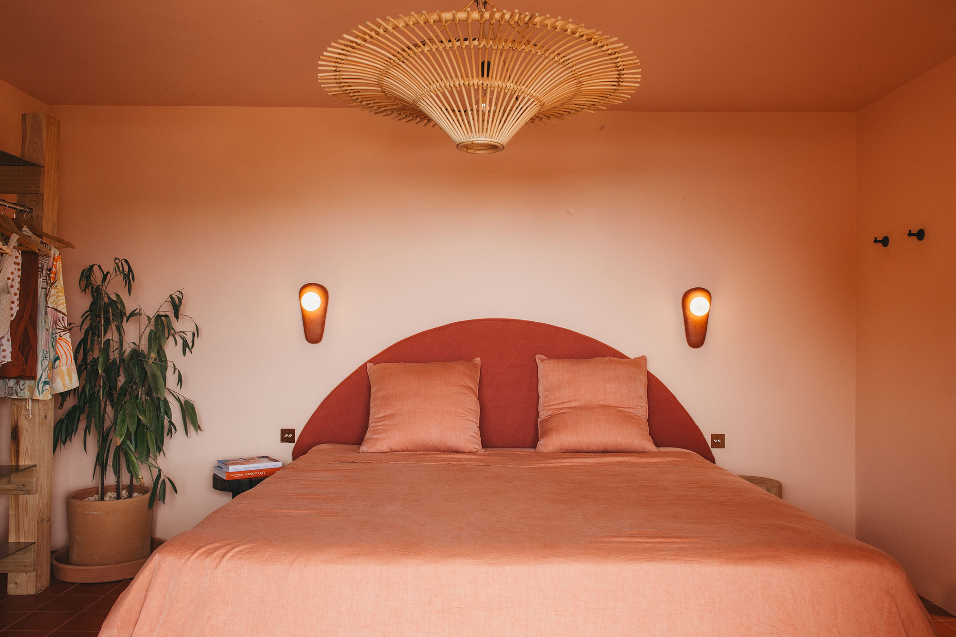 el-puente-al-amor_villa_menorca-spain_interior-bed.jpg