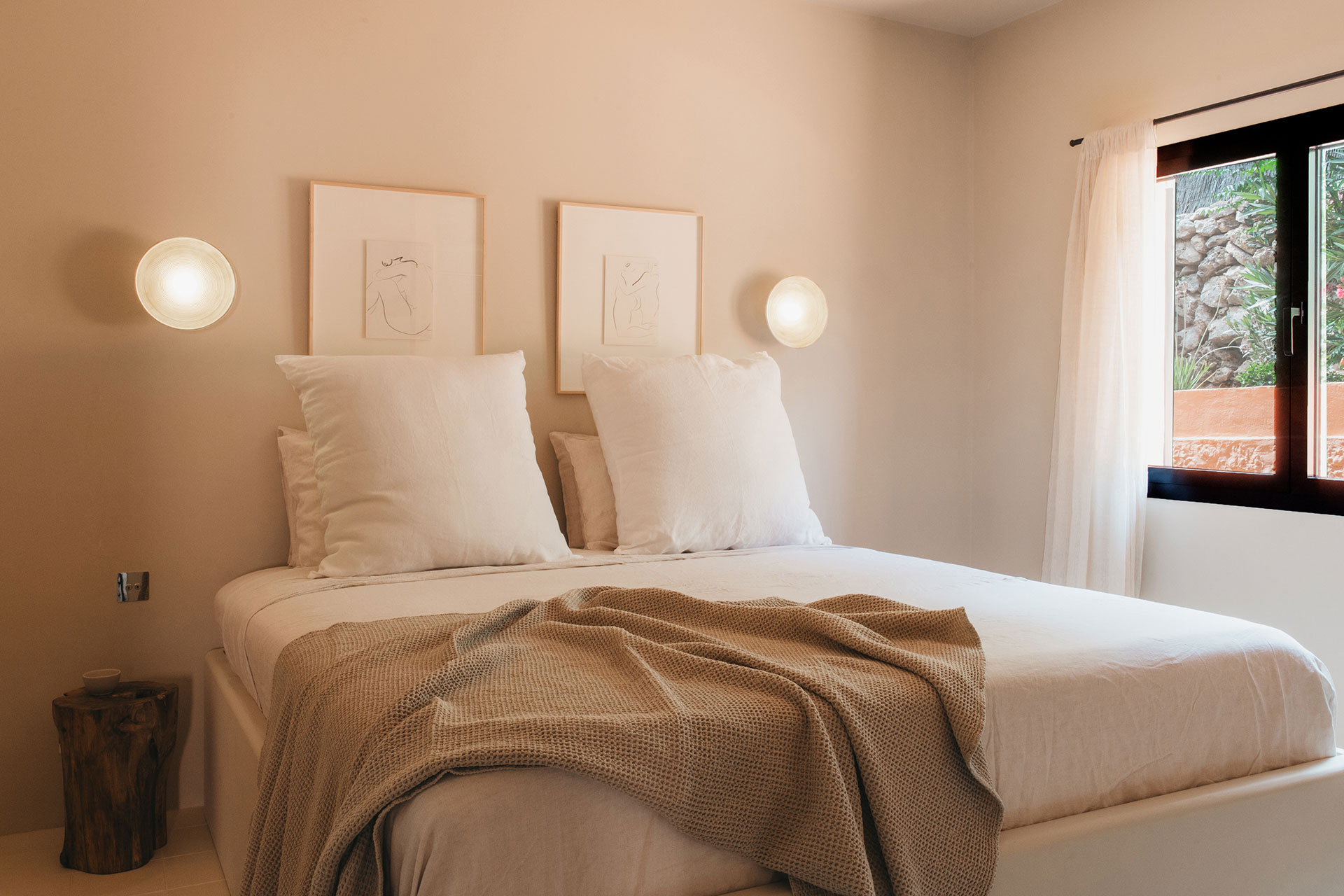 el-puente-al-amor_villa_menorca-spain_interior-bed-room.jpg
