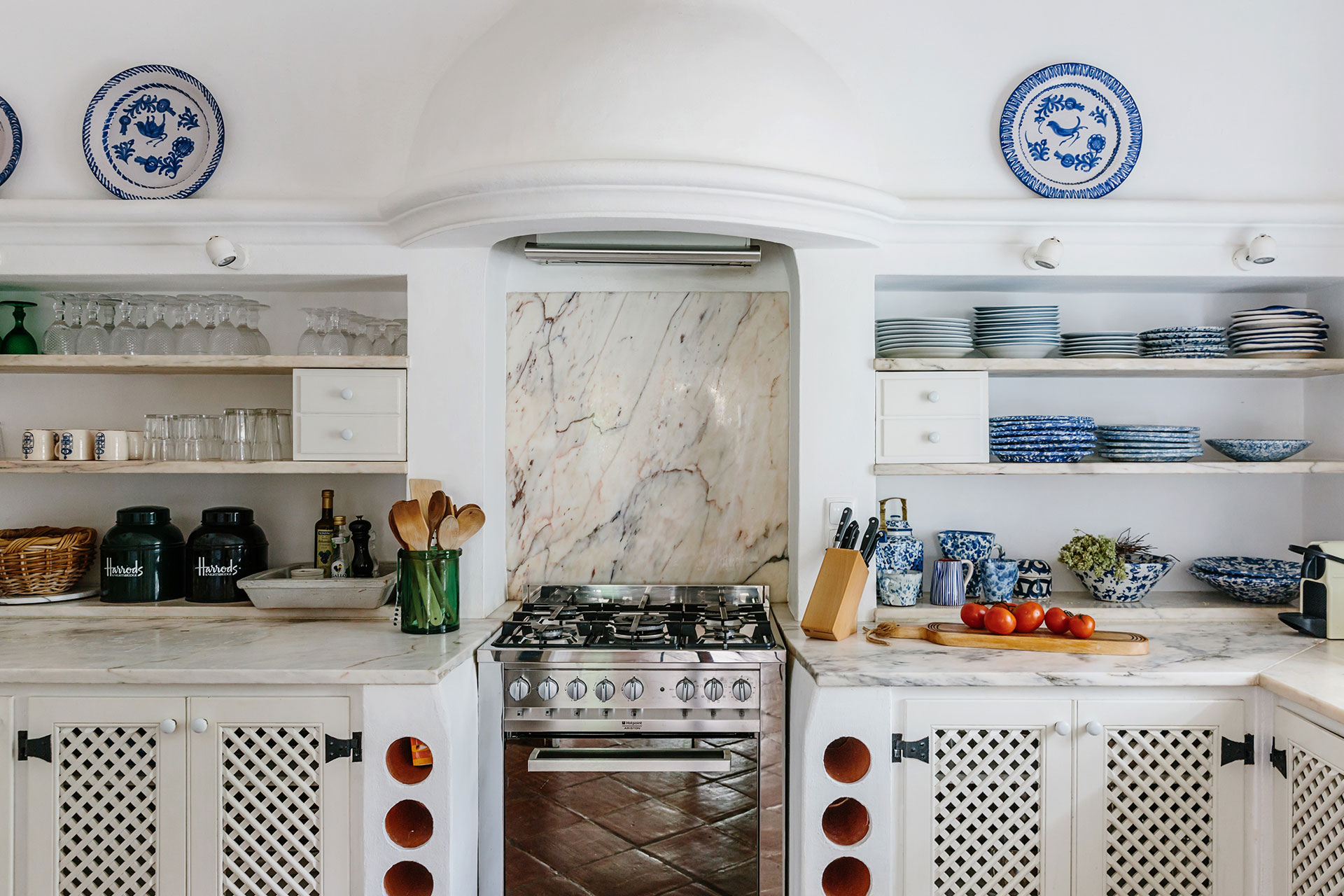 monte-da-palmeira_farmhouse_faro-portugal_interior-kitchen.jpg