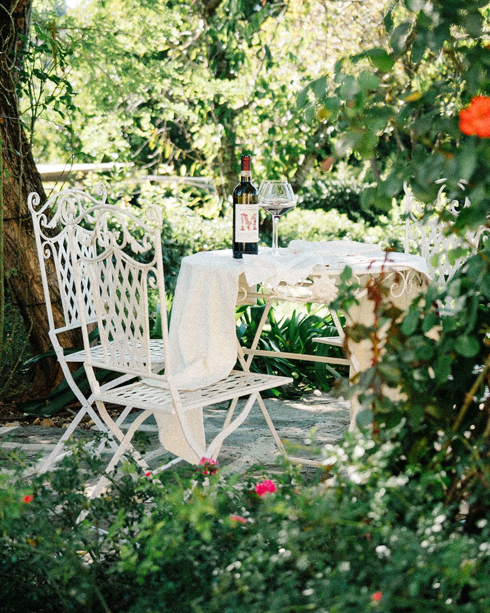 tenuta-la-poggiona-la-colonica_farmhouse_florence-italy_exterior-wine.jpg