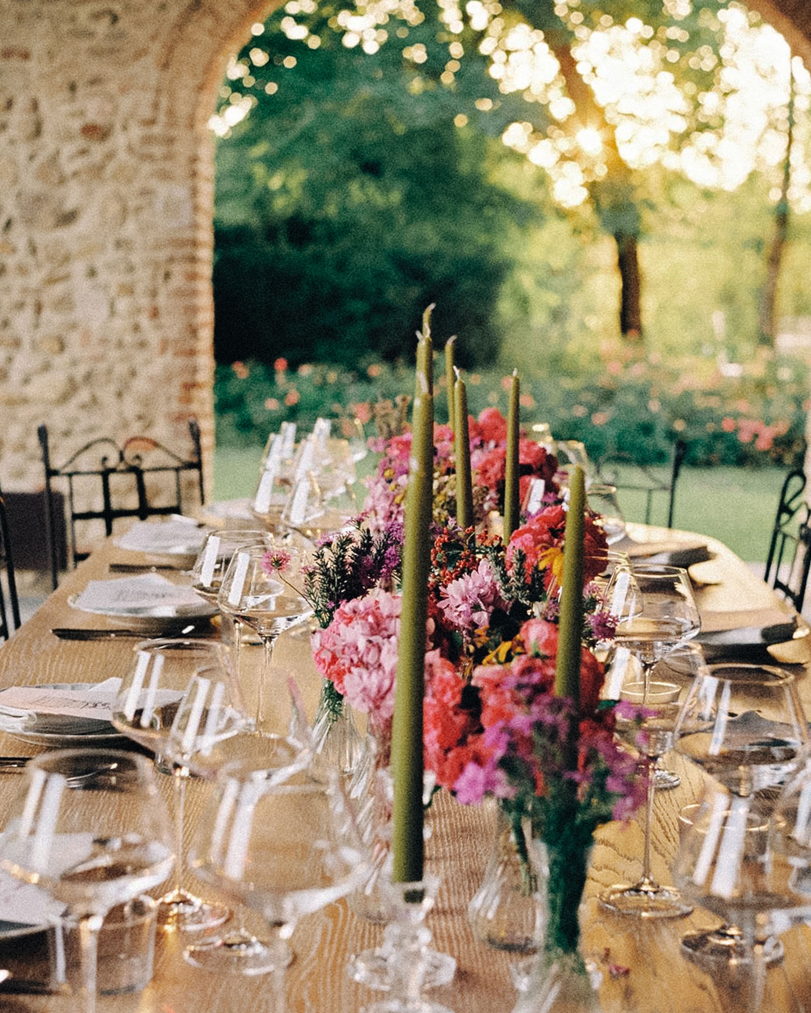 tenuta-la-poggiona-la-colonica_farmhouse_florence-italy_interior-table.jpg
