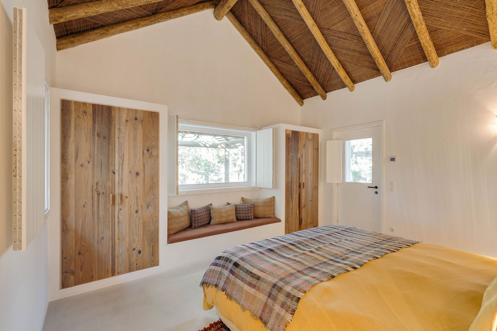 villa-lime_villa_Setubal-comporta-portugal_interior-bed.jpg