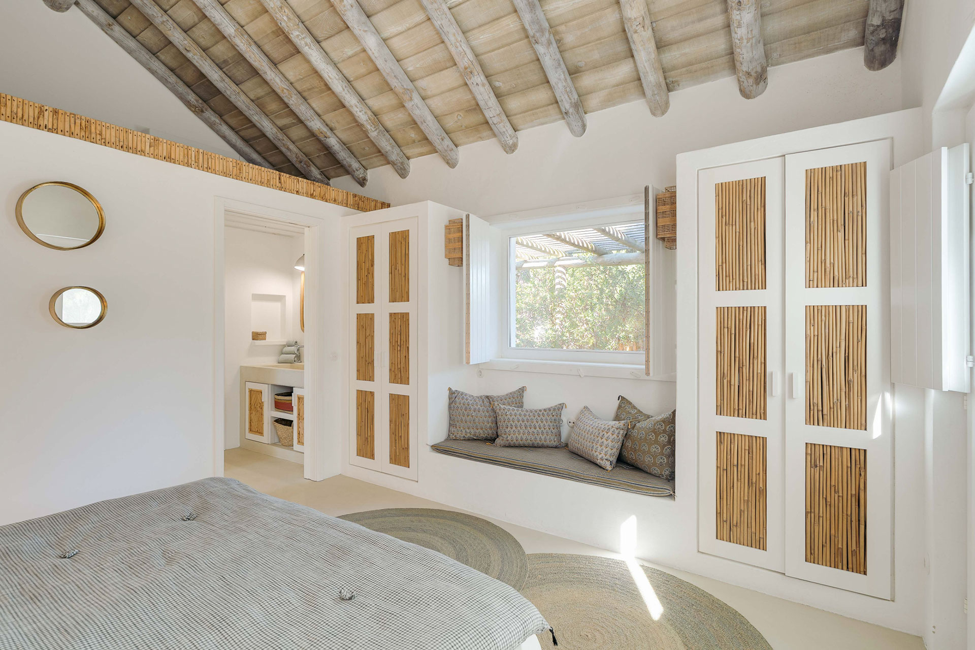 villa-lime_villa_Setubal-comporta-portugal_interior-bedroom-detail.jpg