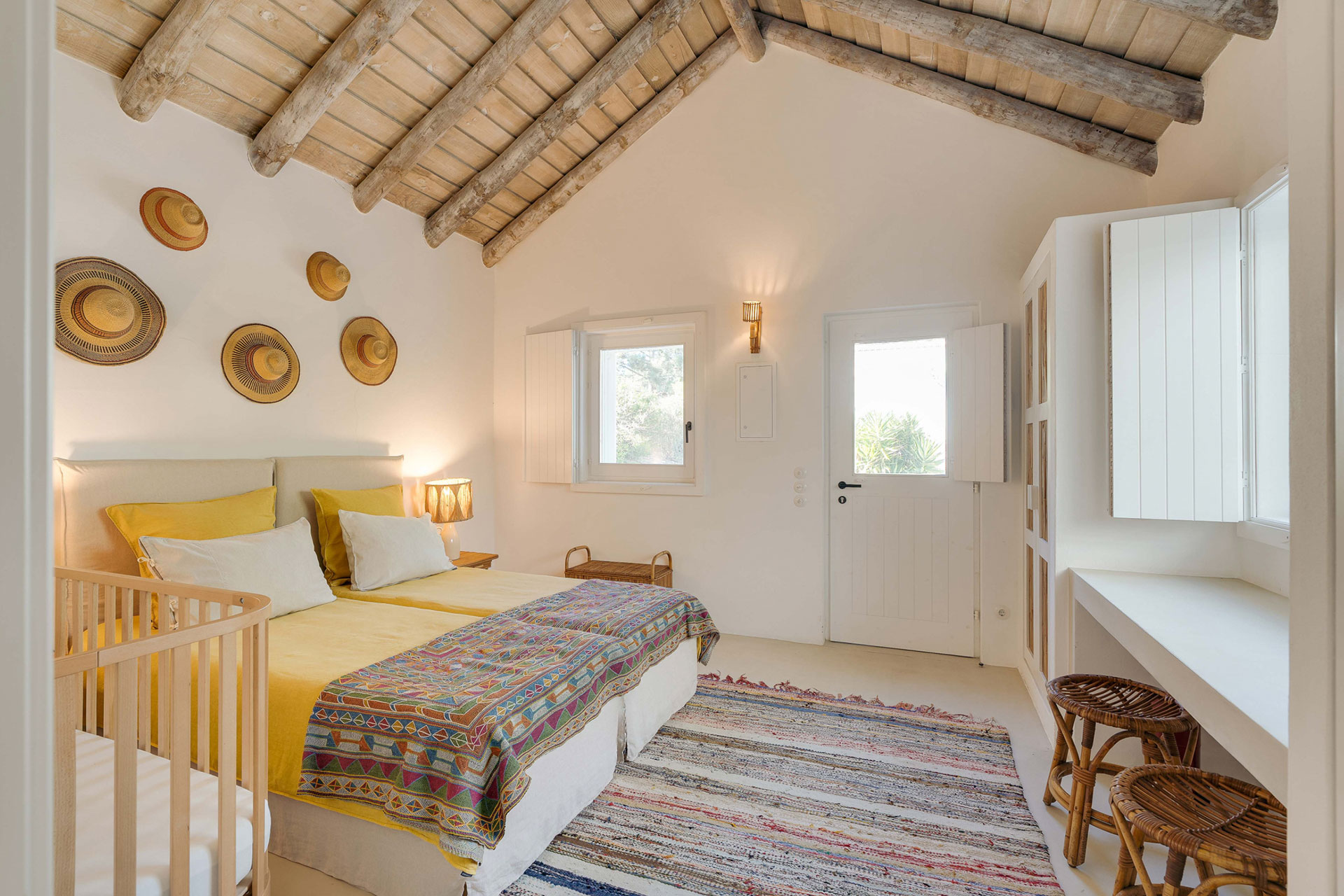 villa-lime_villa_Setubal-comporta-portugal_interior-beds.jpg